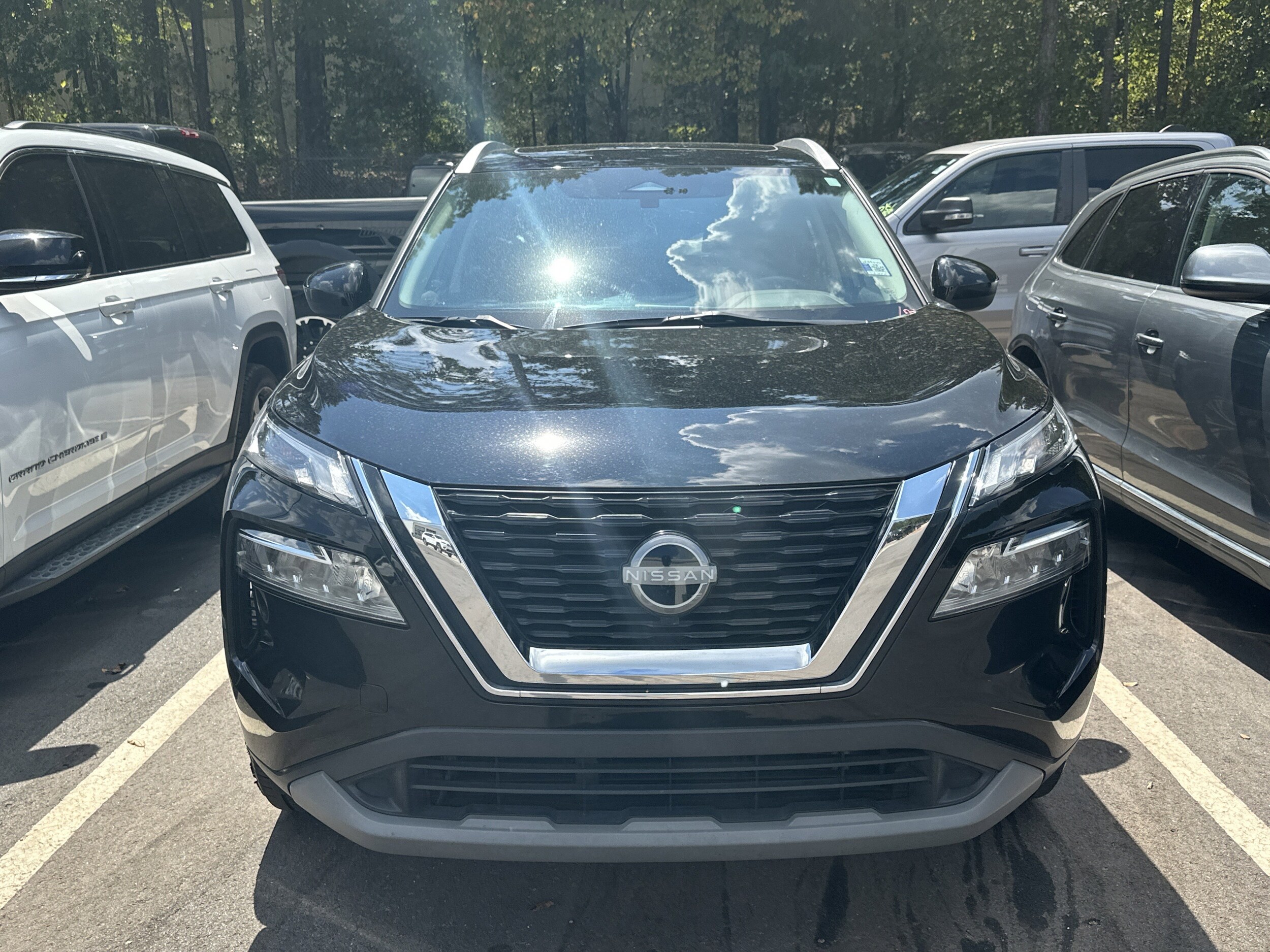 2023 Nissan Rogue SV photo 2