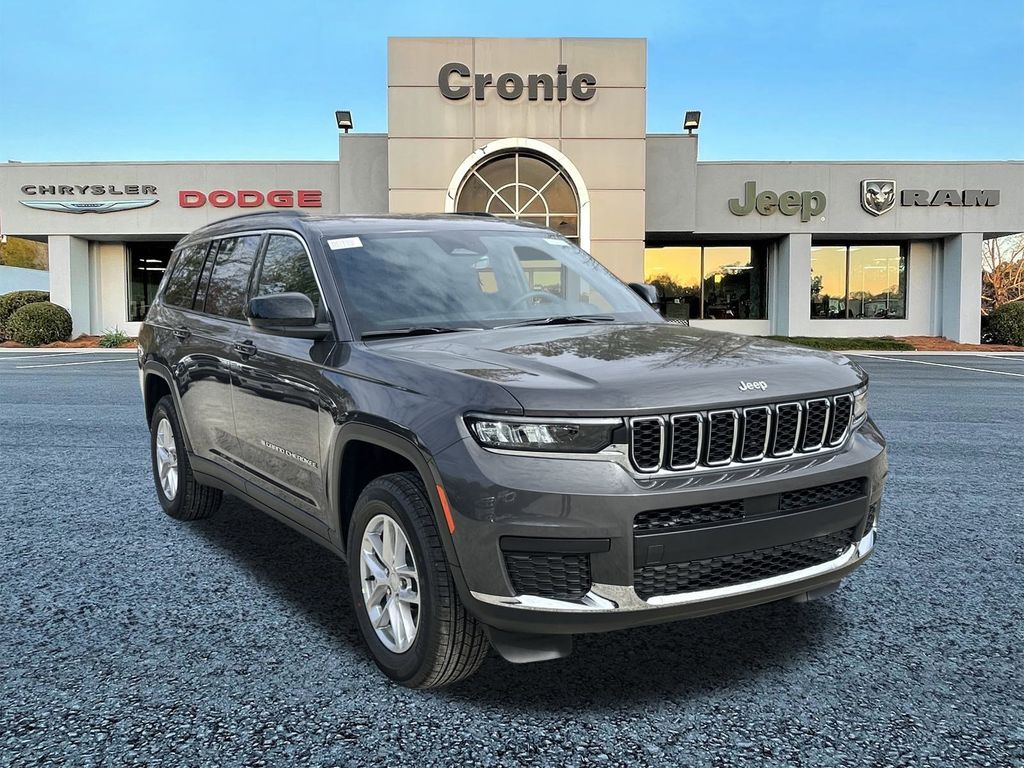 2025 Jeep Grand Cherokee L Laredo's photo