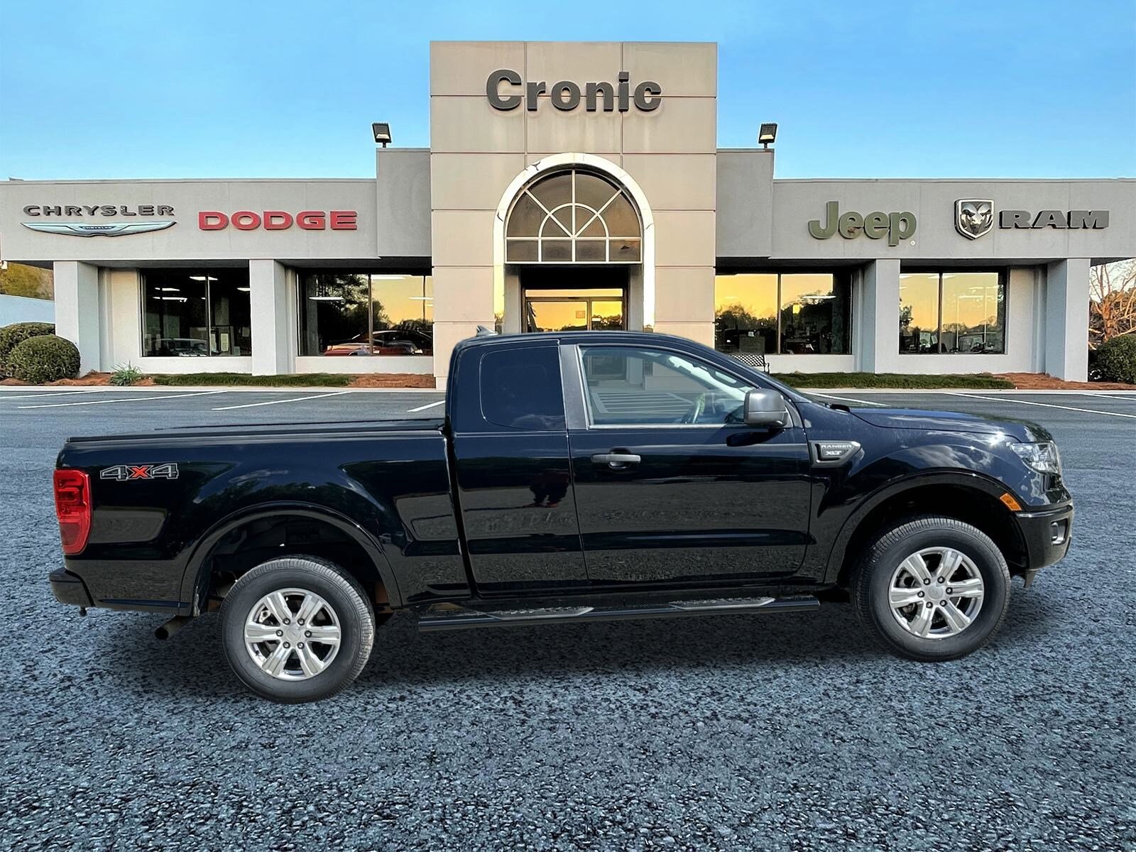 2022 Ford Ranger XLT photo 2