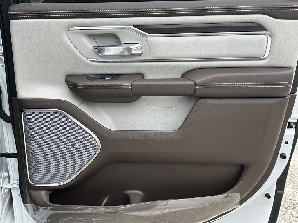 2026 RAM 1500 Laramie - Photo 16