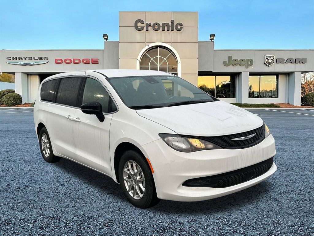 2025 Chrysler Voyager LX