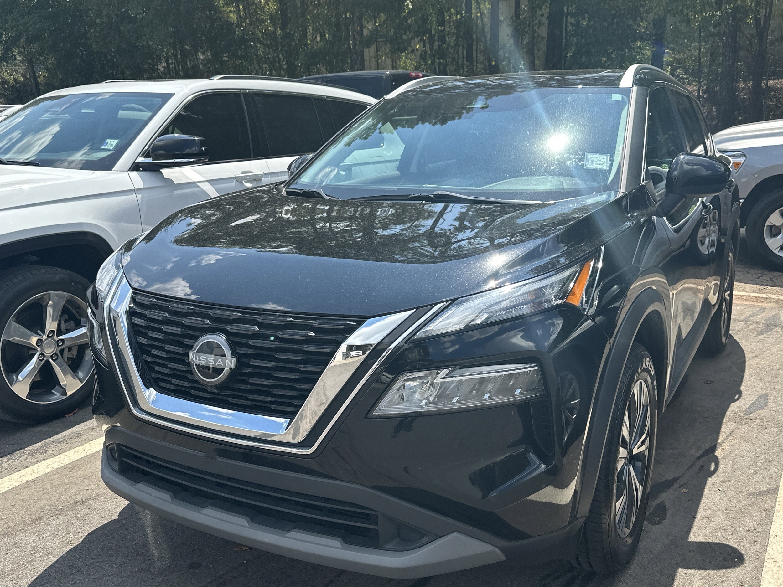 2023 Nissan Rogue SV photo 3