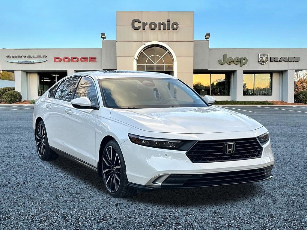 2023 Honda Accord Hybrid Touring's photo
