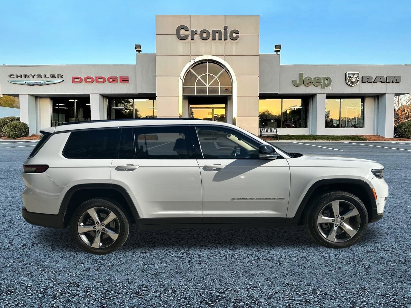 2021 Jeep Grand Cherokee Limited photo 2