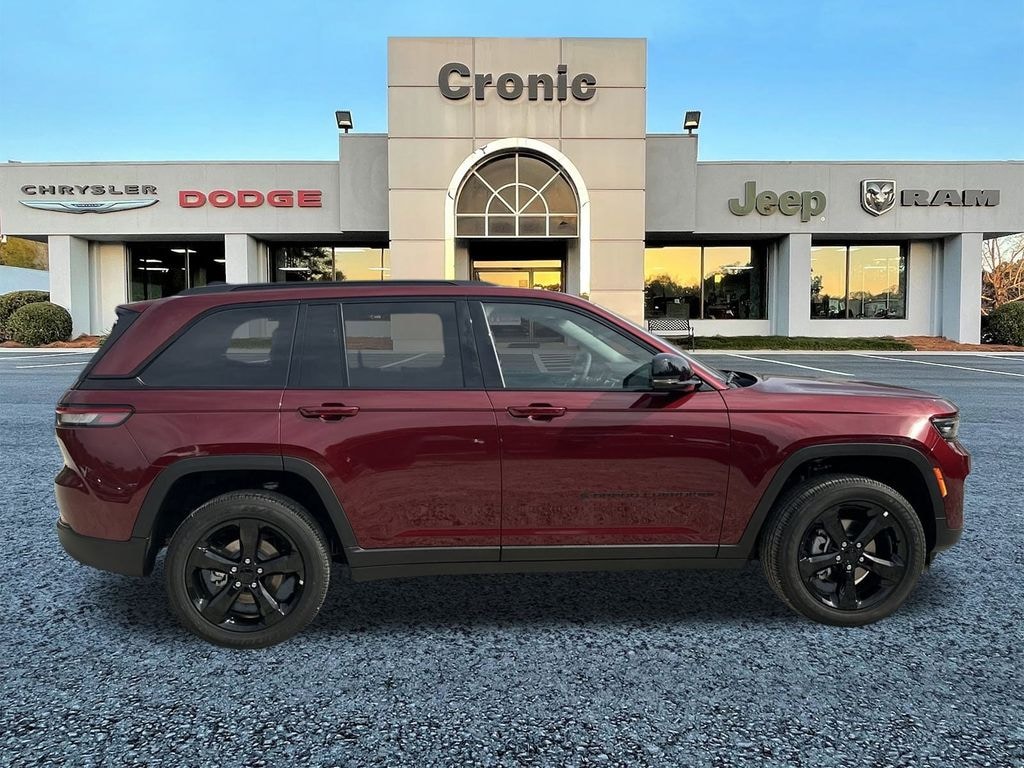 New 2025 Jeep Grand Cherokee Altitude Sport Utility