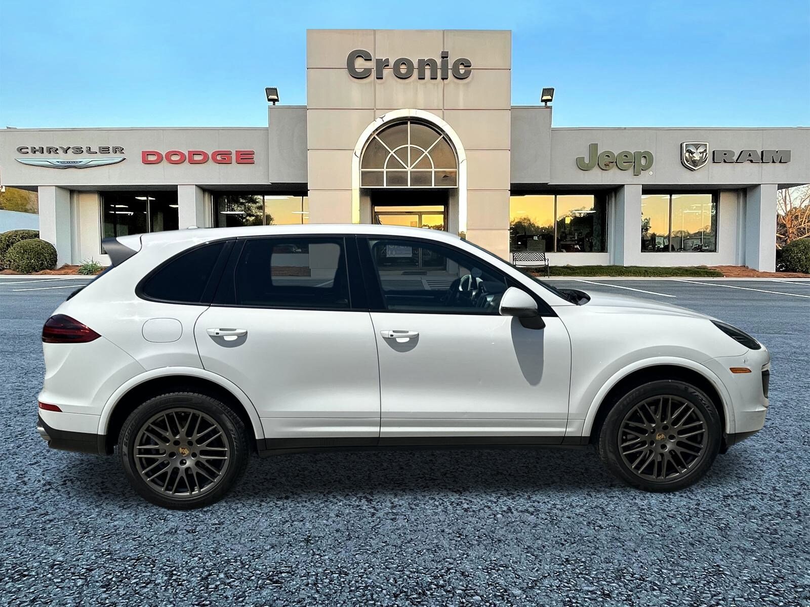 2018 Porsche Cayenne Platinum Edition photo 2