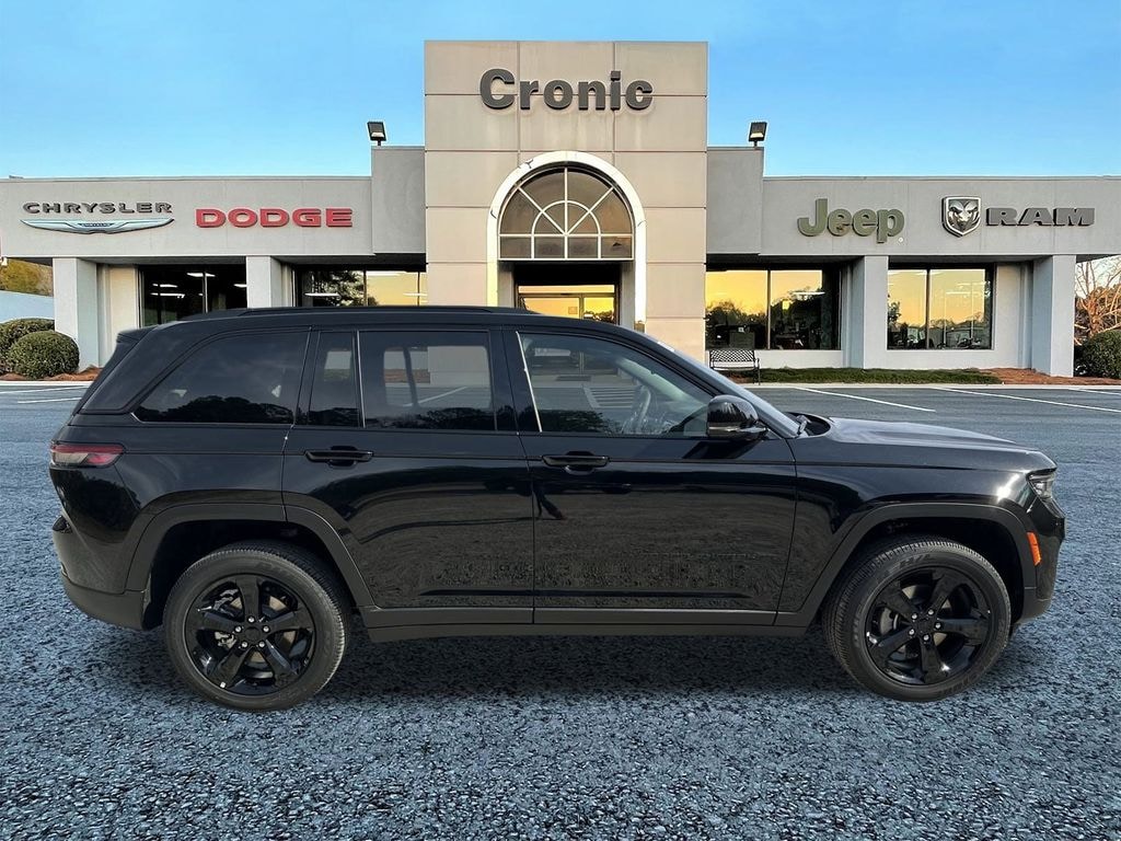 New 2025 Jeep Grand Cherokee Altitude Sport Utility