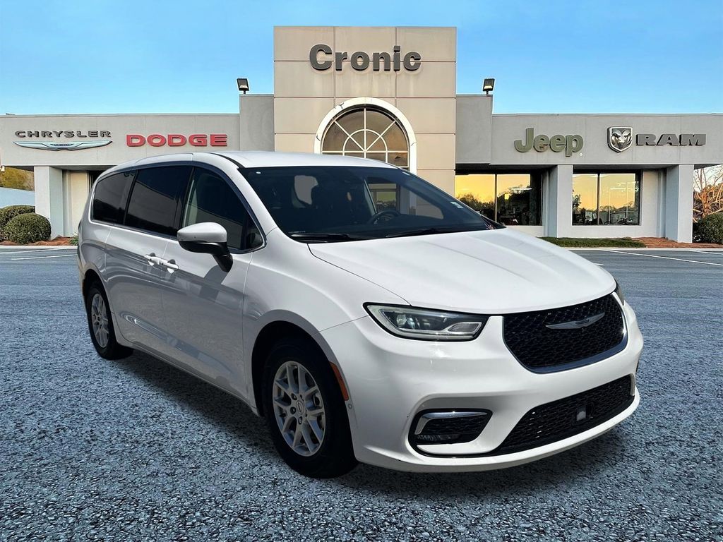 2023 Chrysler Pacifica Passenger Van 