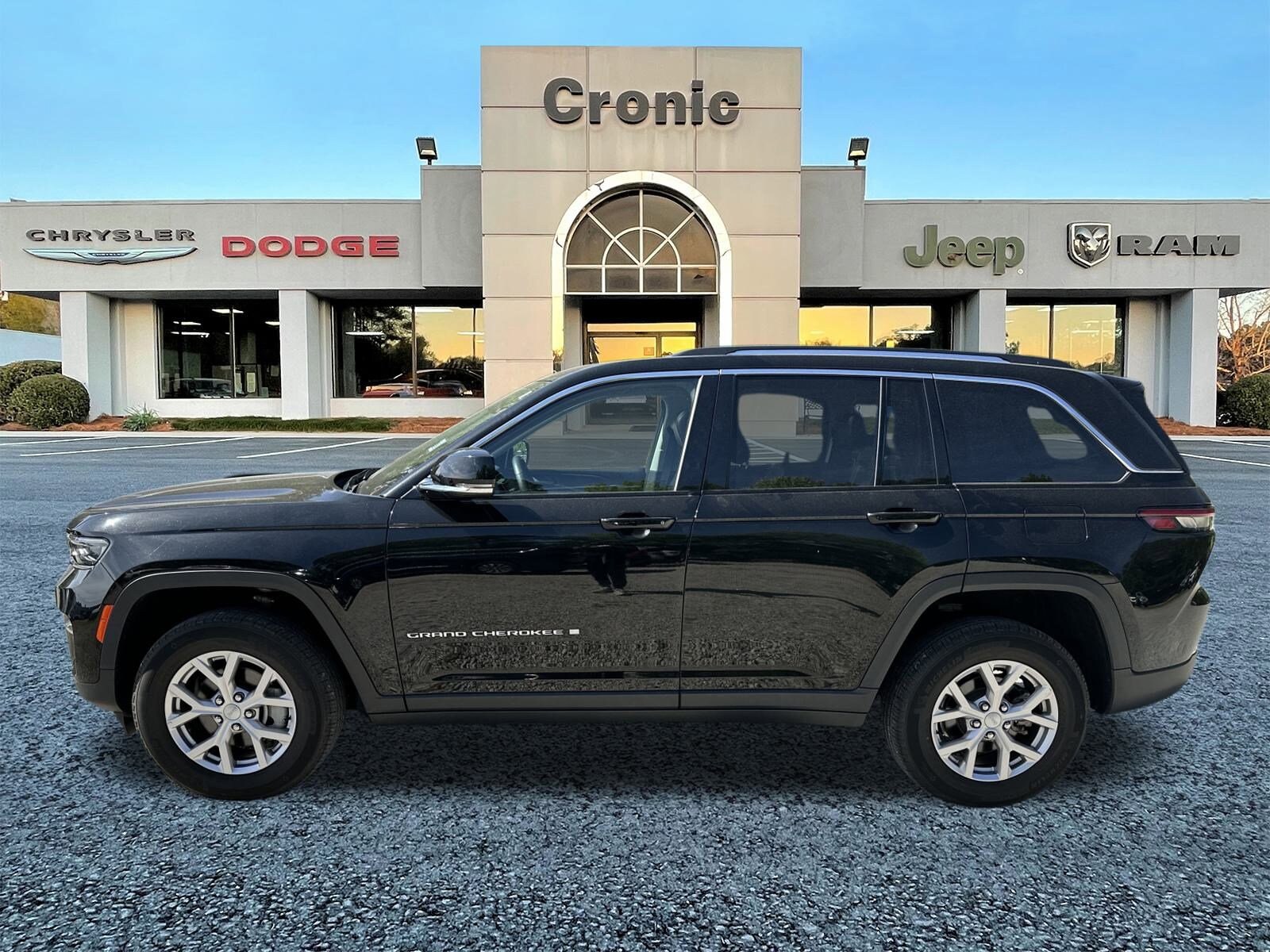 2022 Jeep Grand Cherokee Limited photo 4