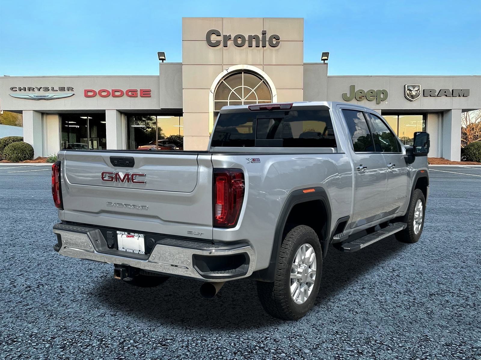 2022 Gmc Sierra HD SLT photo 2