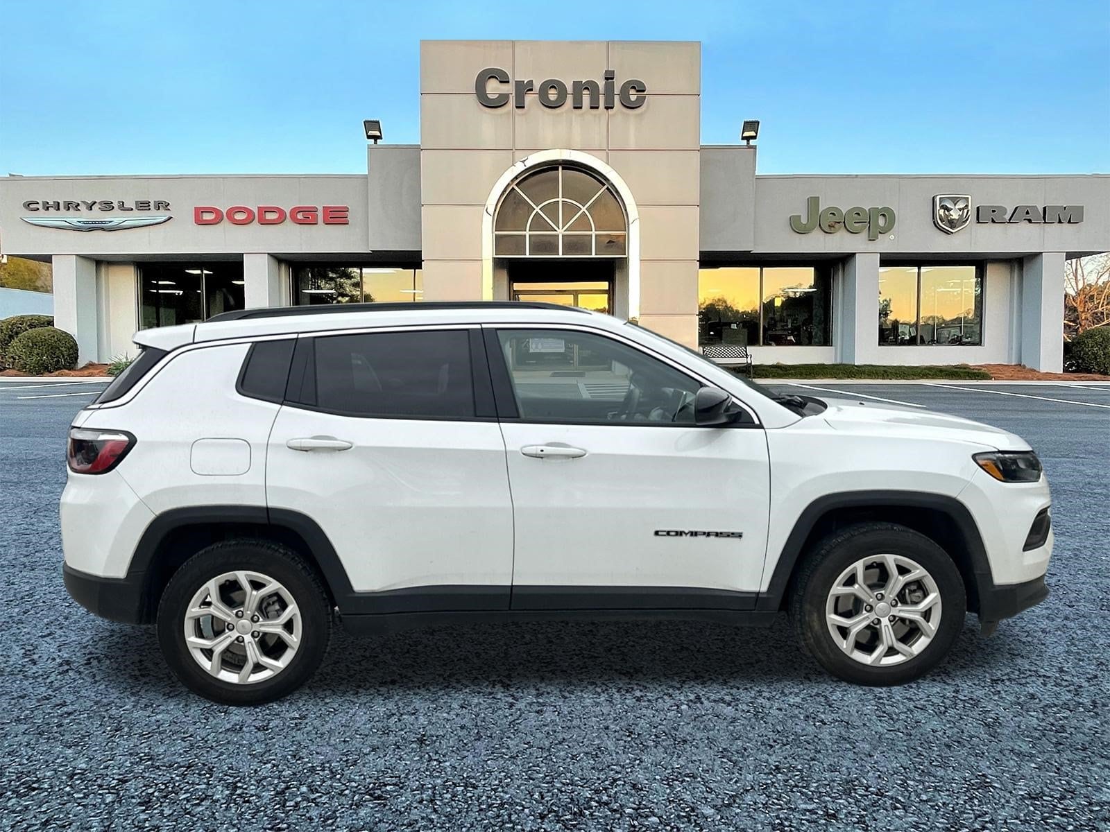 Used 2024 Jeep Compass Latitude with VIN 3C4NJDBN0RT138947 for sale in Griffin, GA