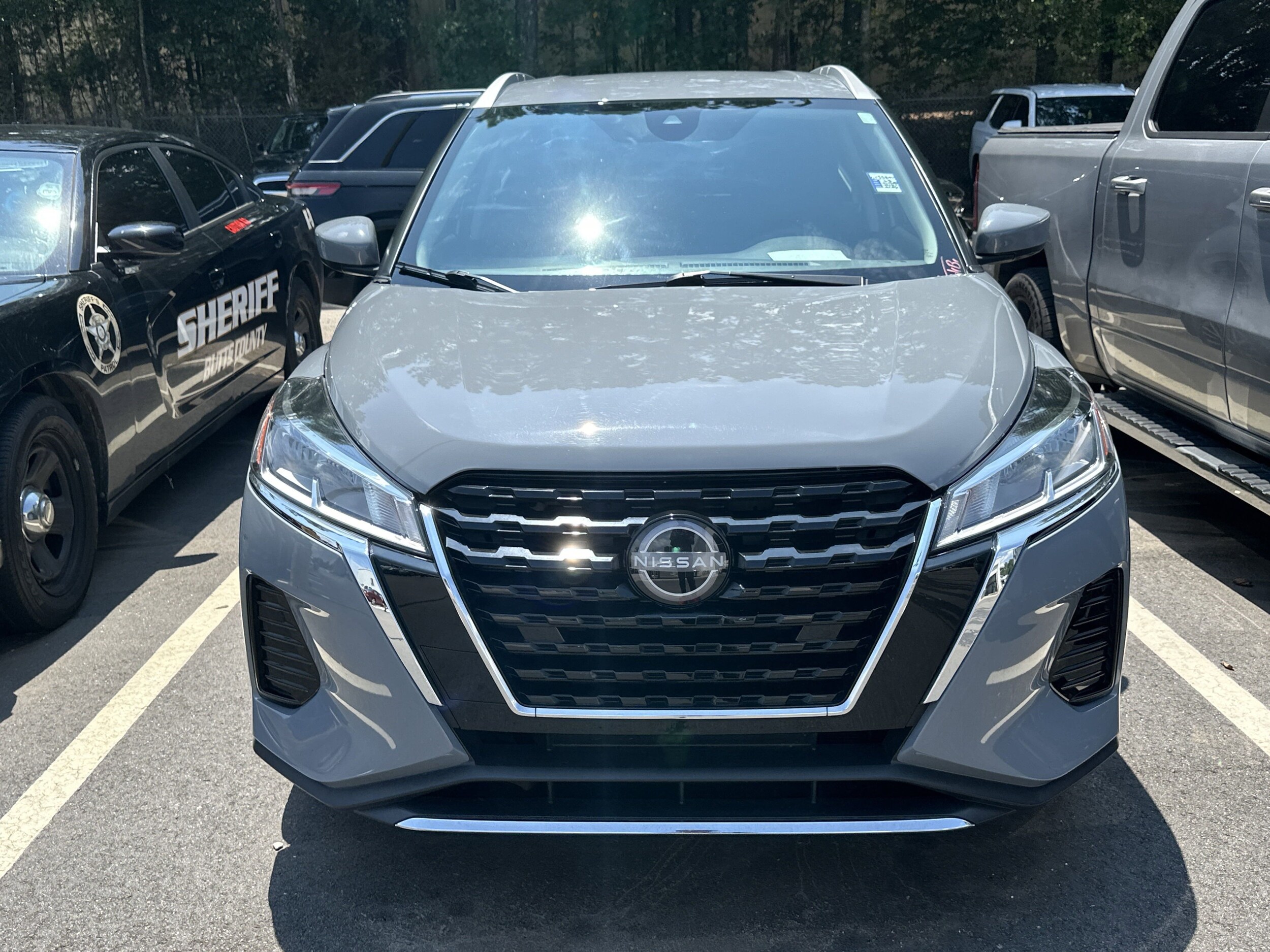 2023 Nissan Kicks SV photo 2