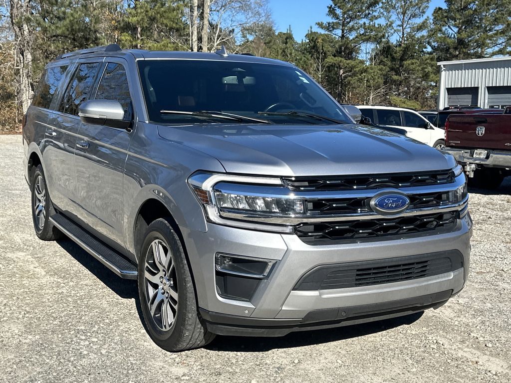 2022 Ford Expedition Limited's photo