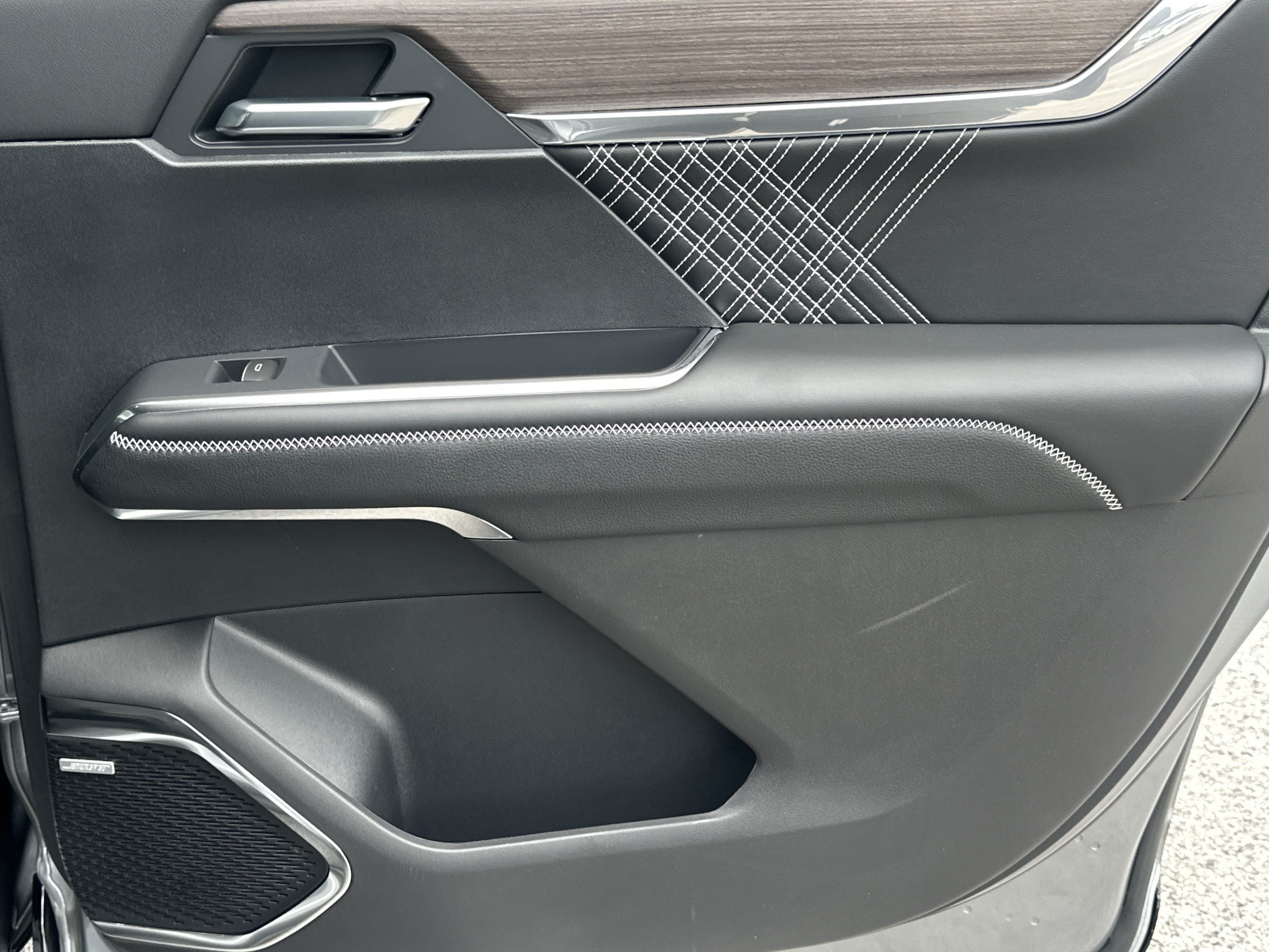2026 GMC Acadia Denali - Photo 16