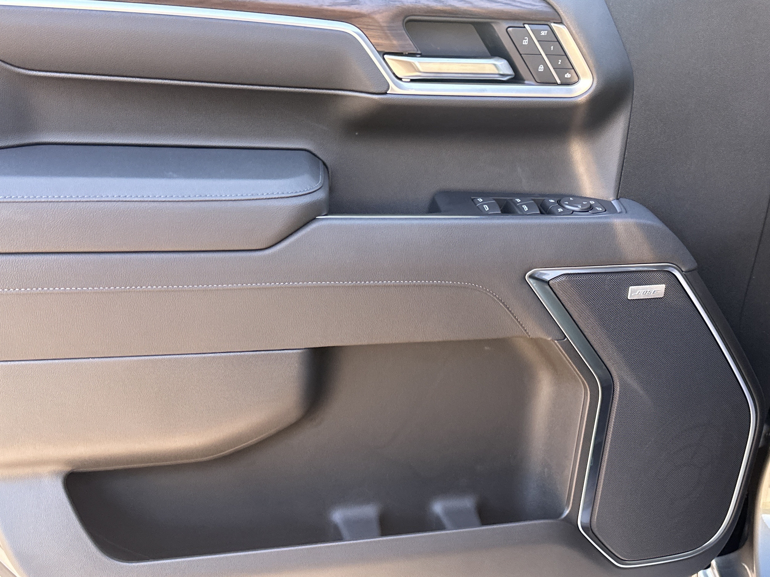 2026 GMC Sierra 1500 SLT - Photo 10