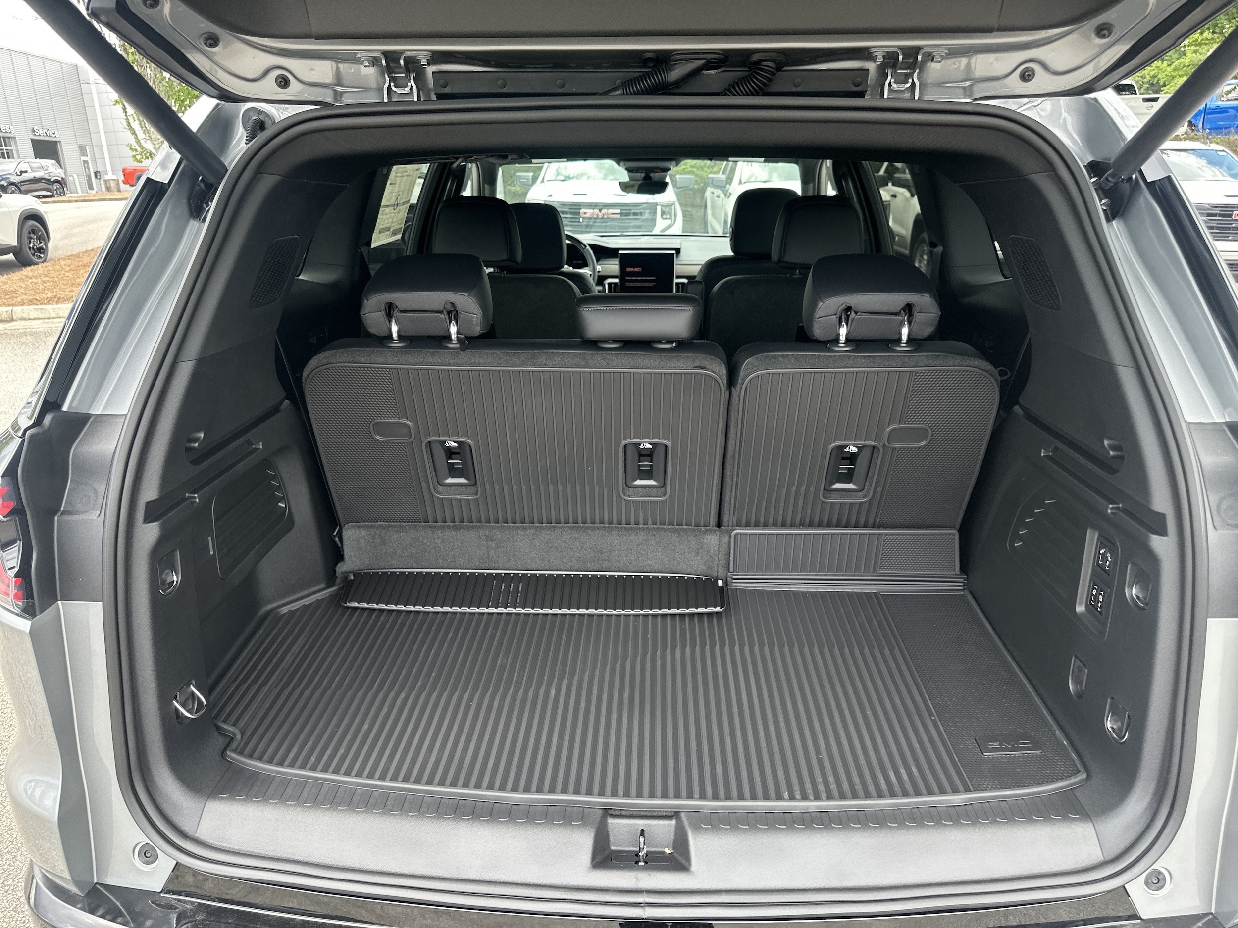 2026 GMC Acadia Denali - Photo 18