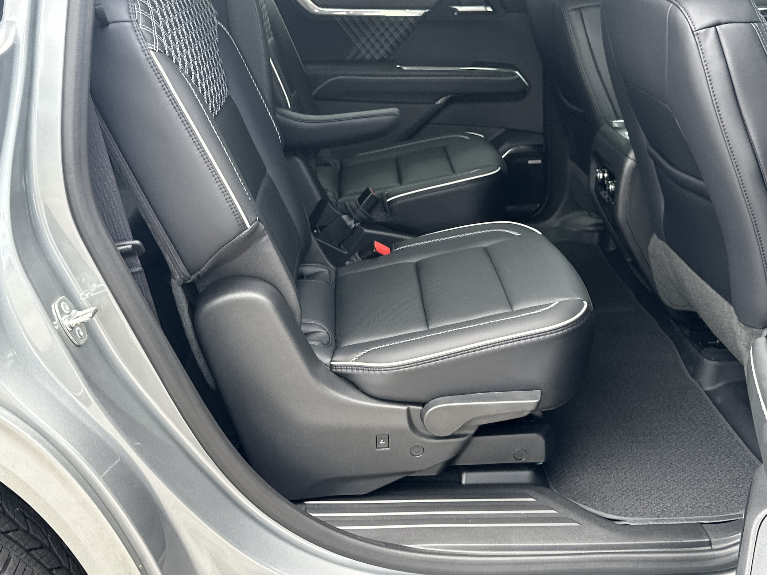 2026 GMC Acadia Denali - Photo 15