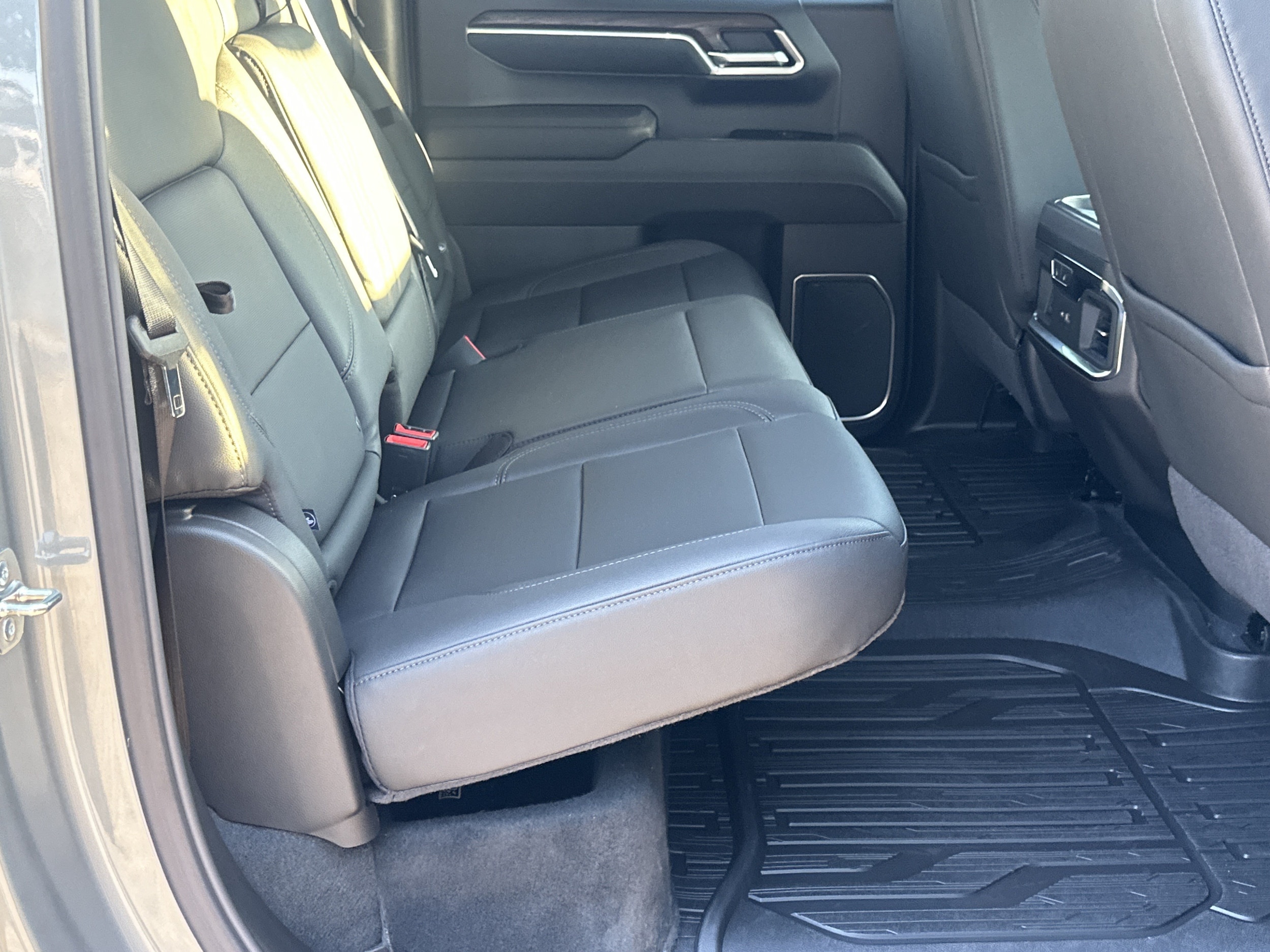 2026 GMC Sierra 1500 SLT - Photo 15
