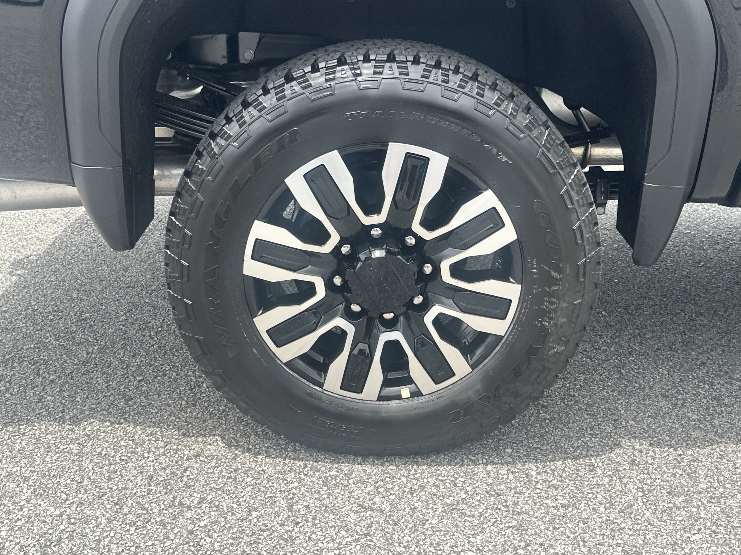2026 GMC Sierra 2500HD Denali Ultimate - Photo 17