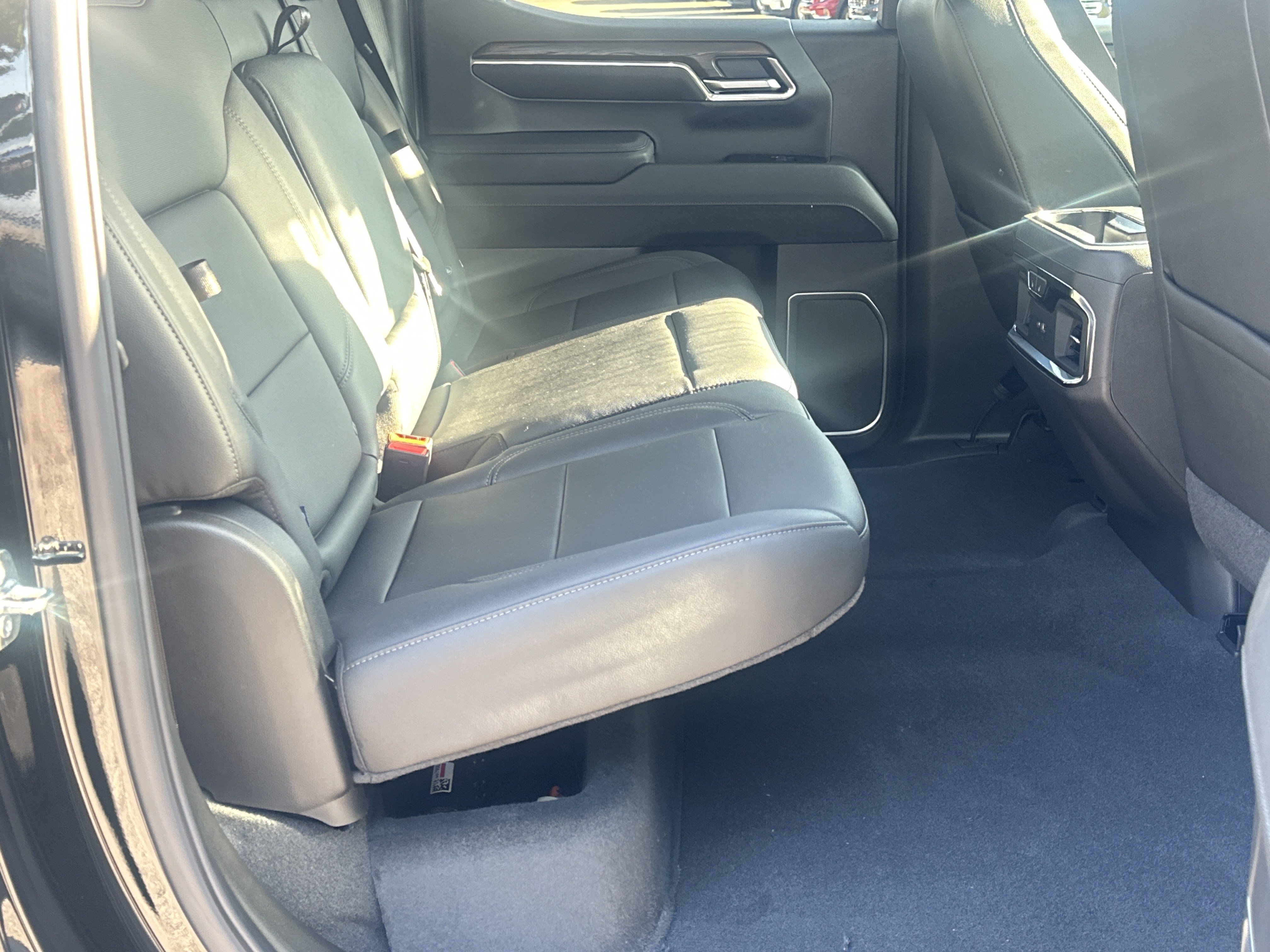 2026 GMC Sierra 1500 SLT - Photo 15