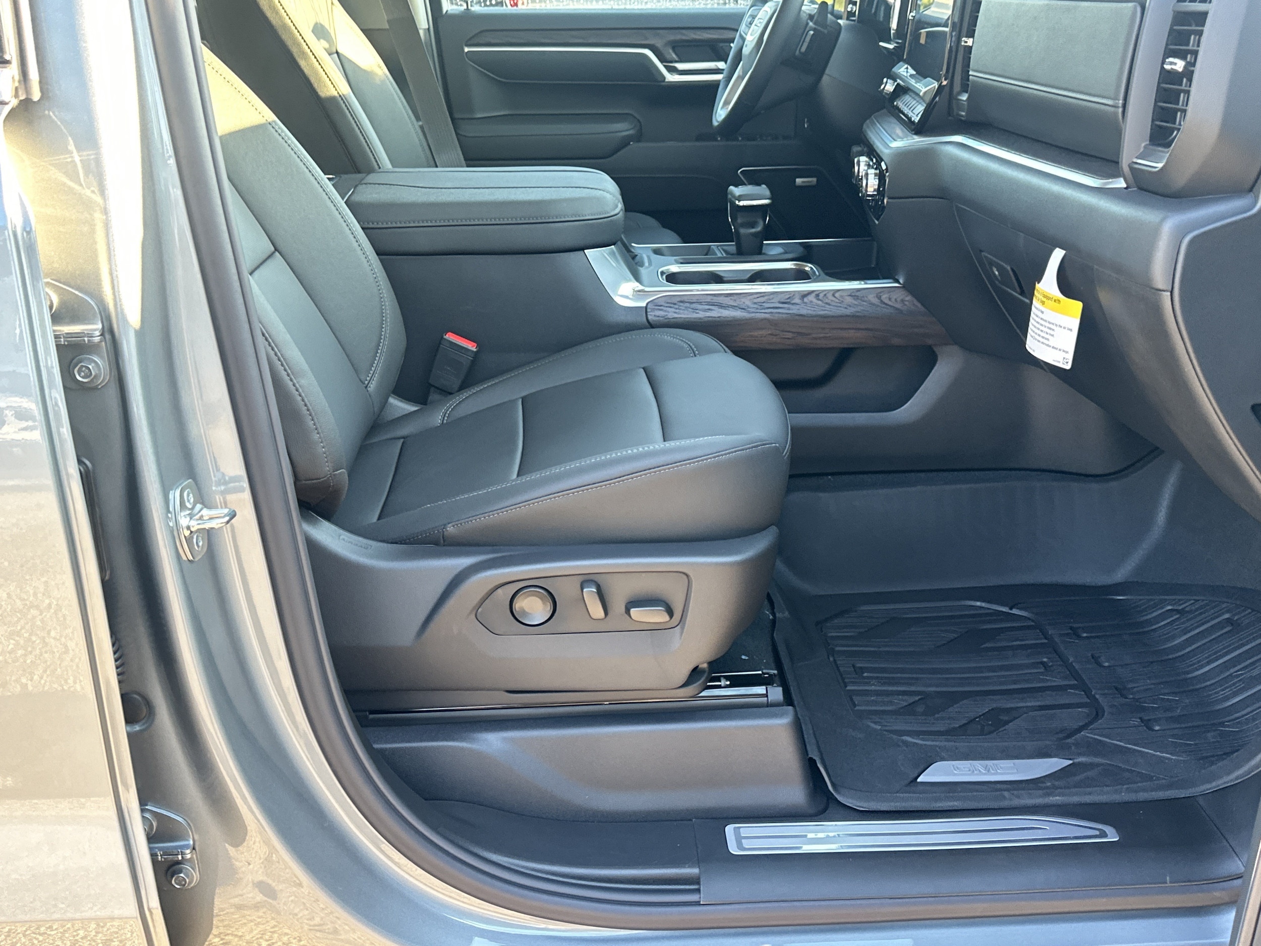 2026 GMC Sierra 1500 SLT - Photo 13