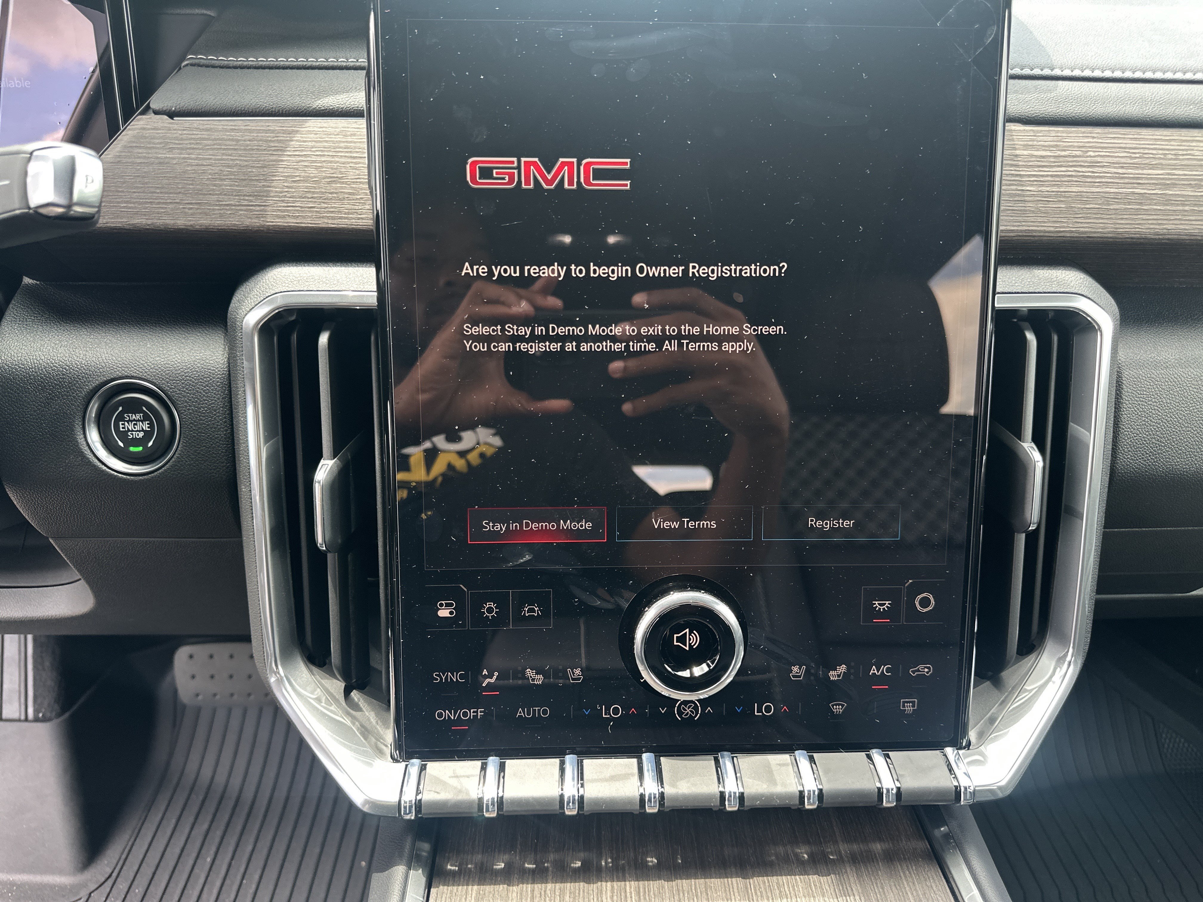 2026 GMC Acadia Denali - Photo 30
