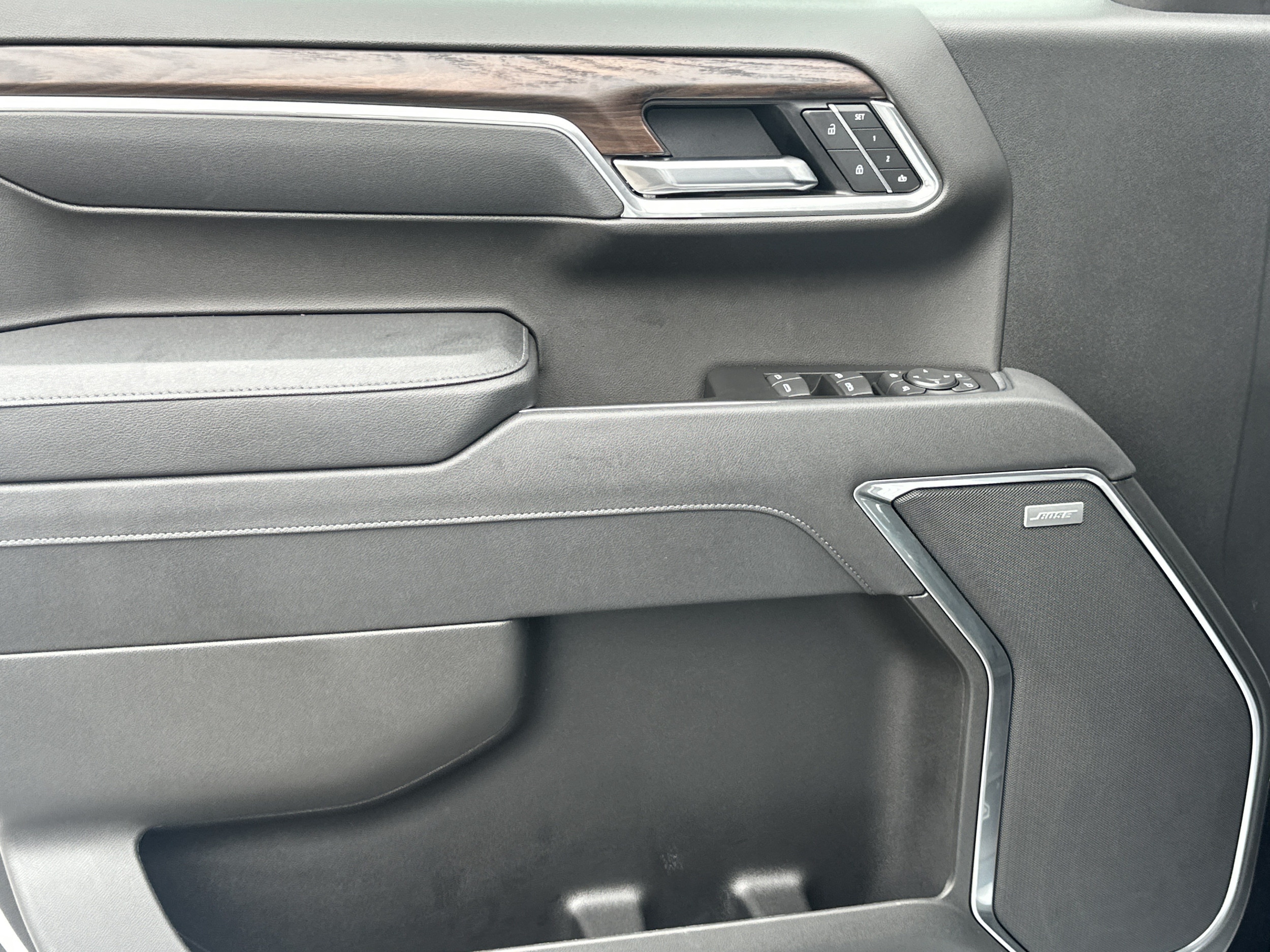 2026 GMC Sierra 1500 SLT - Photo 10