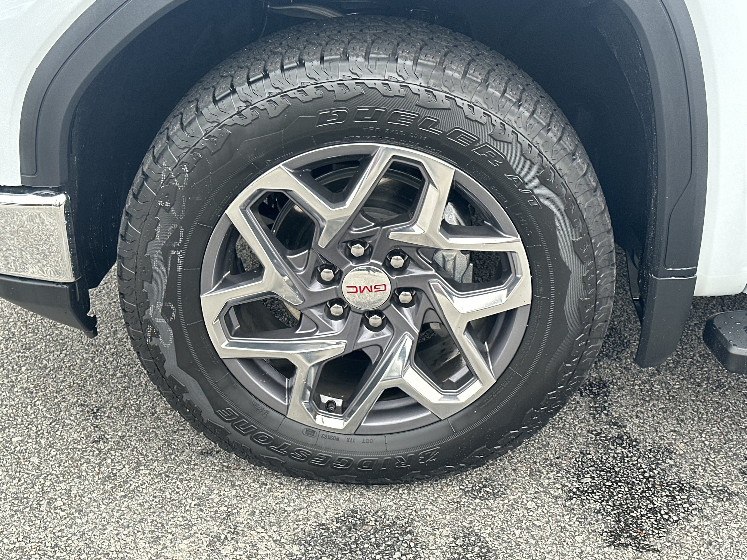 2026 GMC Sierra 1500 SLT - Photo 11