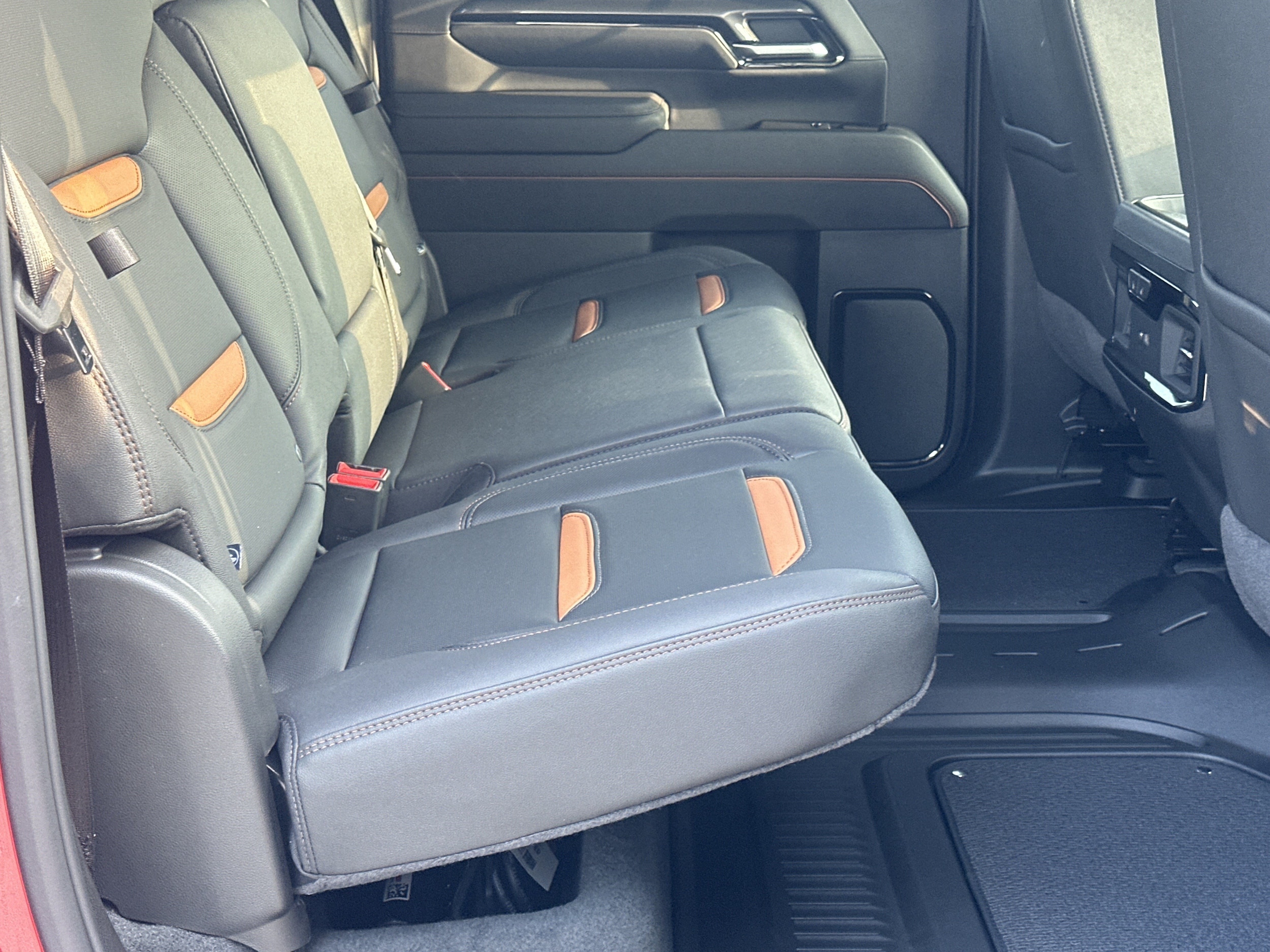 2026 GMC Sierra 2500HD AT4 - Photo 8