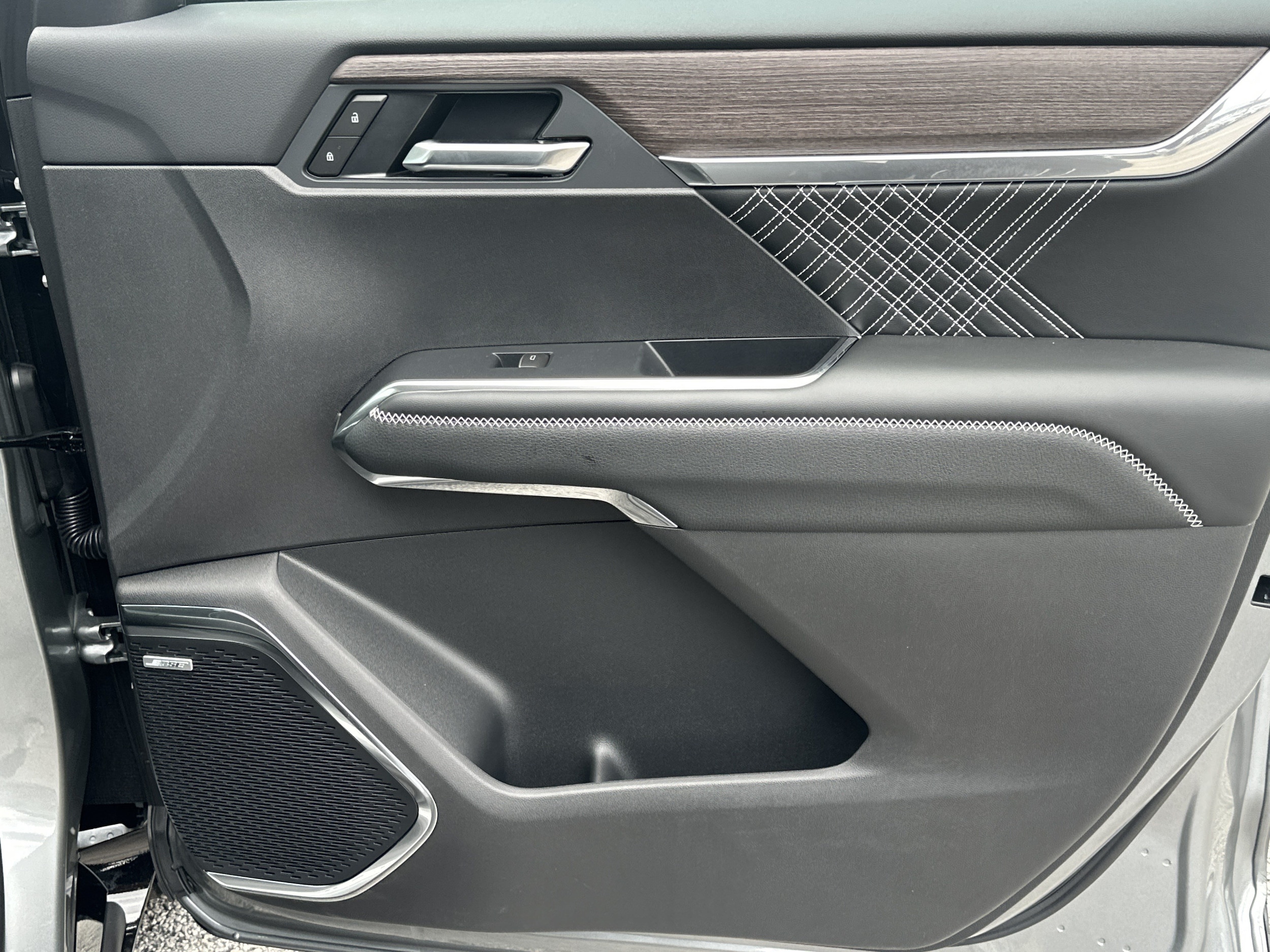 2026 GMC Acadia Denali - Photo 14