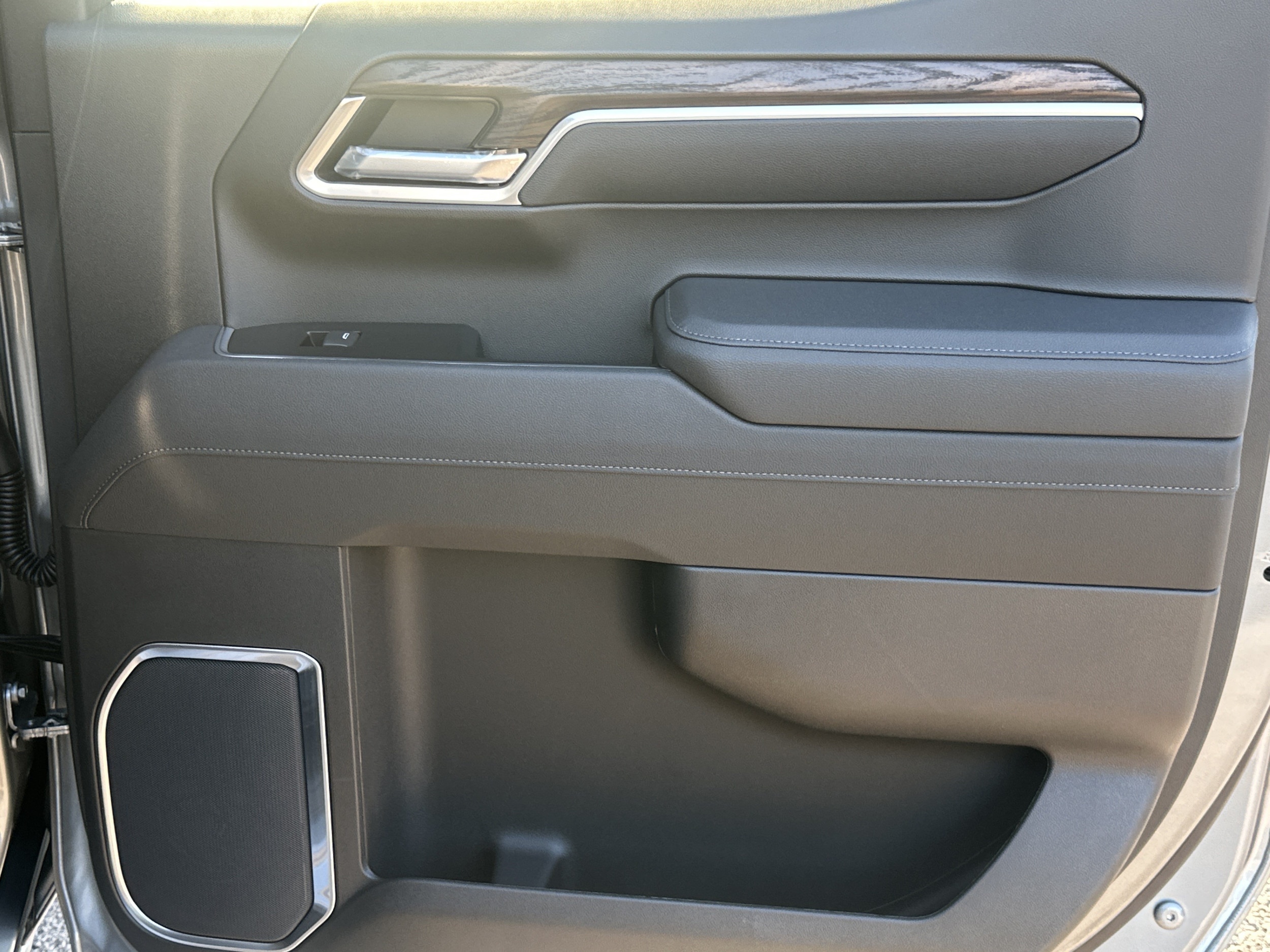 2026 GMC Sierra 1500 SLT - Photo 16