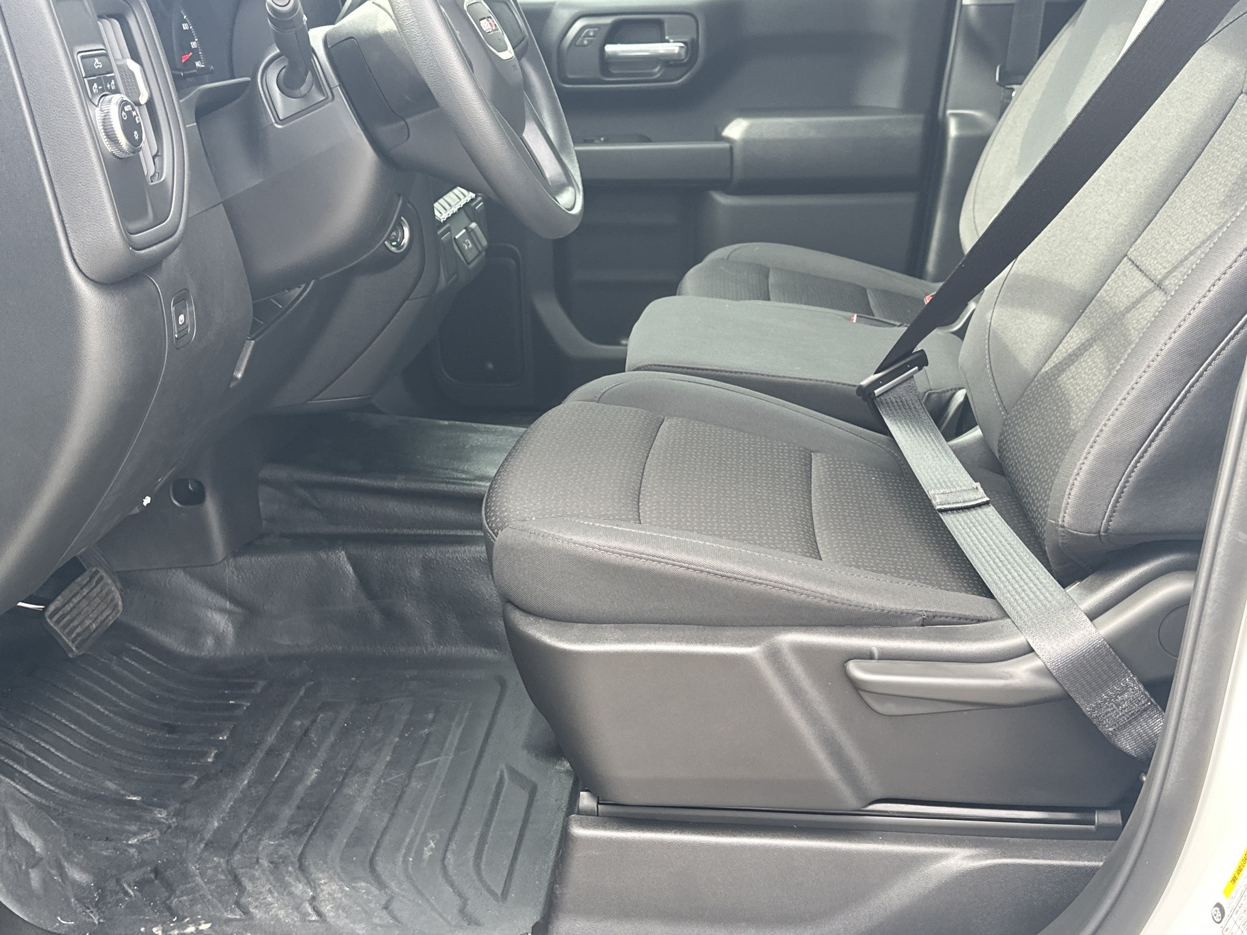 2026 GMC Sierra 1500 Pro - Photo 9