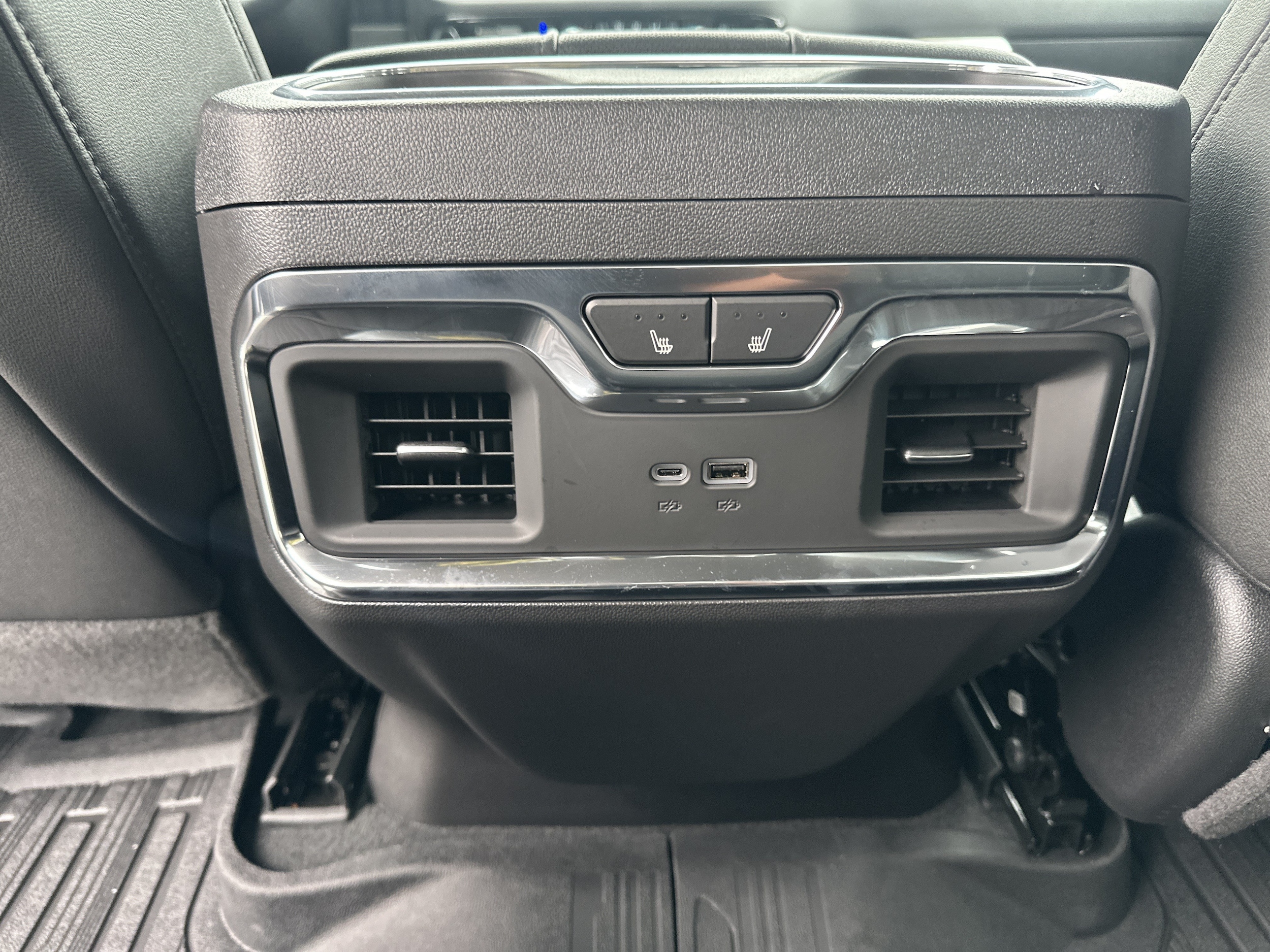 2026 GMC Sierra 1500 SLT - Photo 24