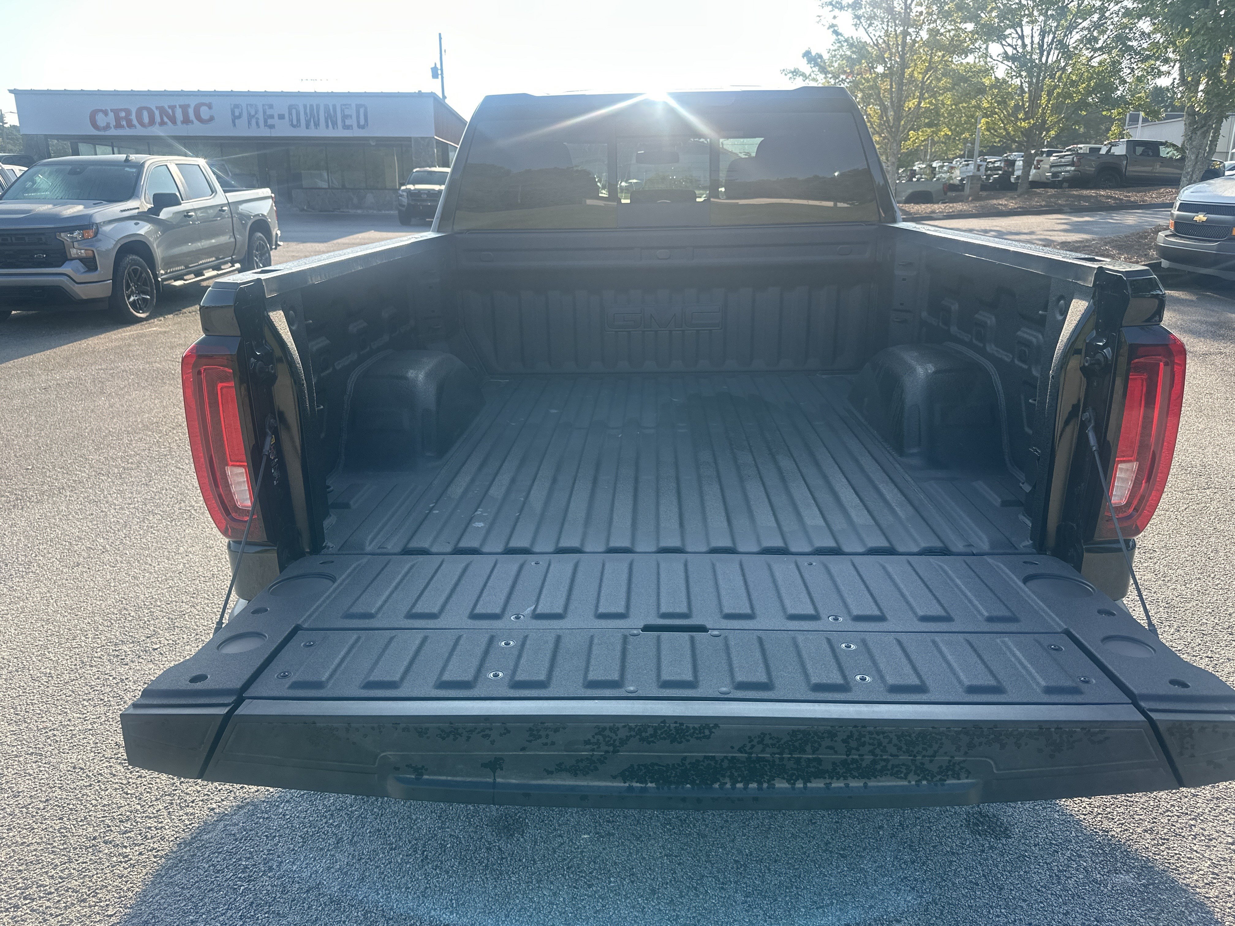 2026 GMC Sierra 1500 SLT - Photo 18