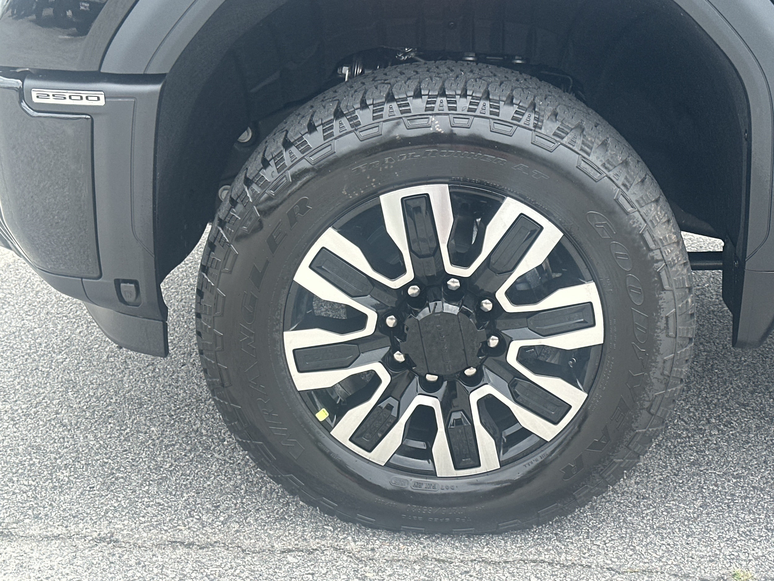 2026 GMC Sierra 2500HD Denali Ultimate - Photo 11