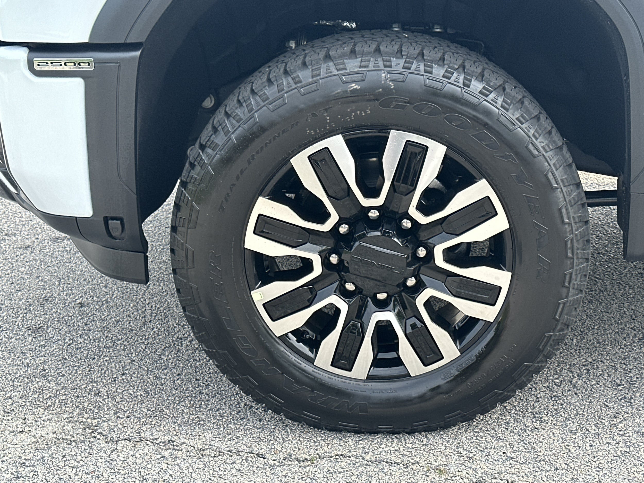 2026 GMC Sierra 2500HD Denali Ultimate - Photo 10