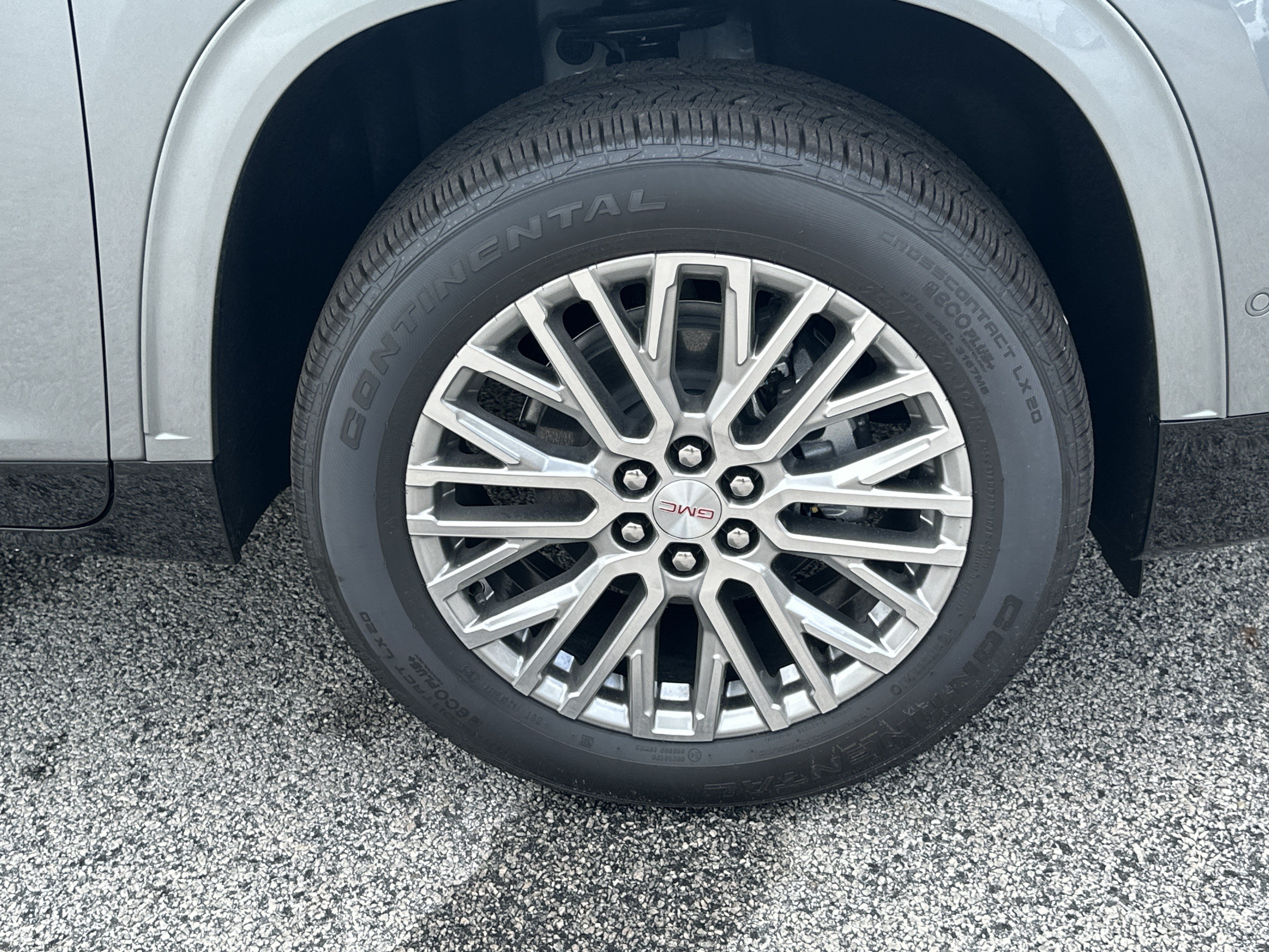2026 GMC Acadia Denali - Photo 12