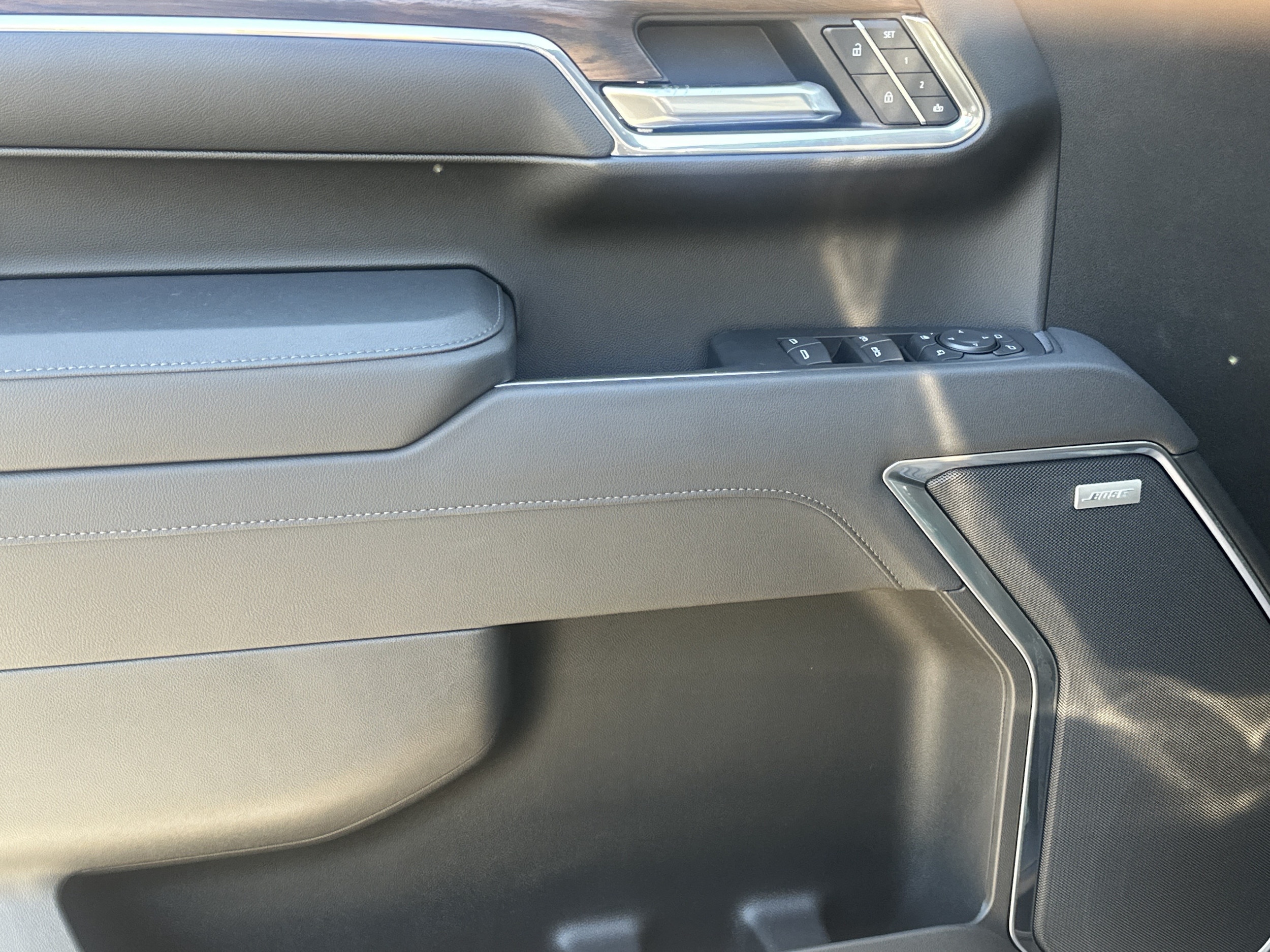 2026 GMC Sierra 1500 SLT - Photo 10