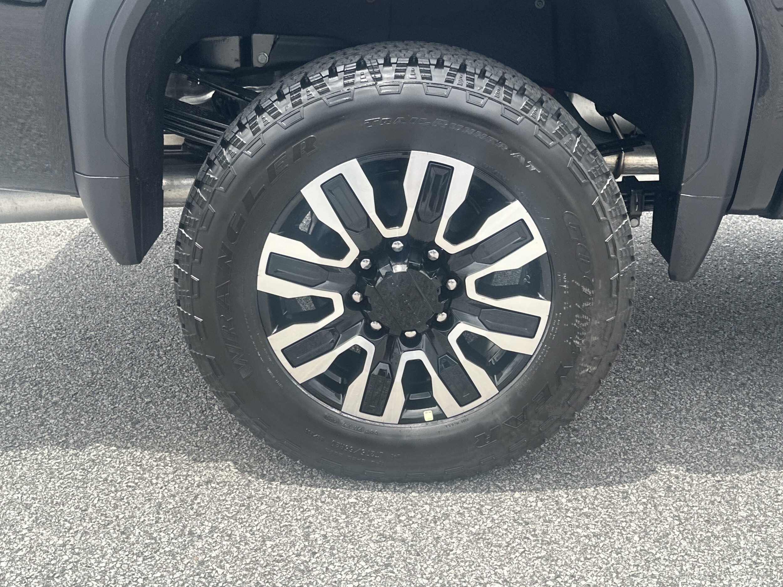 2026 GMC Sierra 2500HD Denali Ultimate - Photo 17