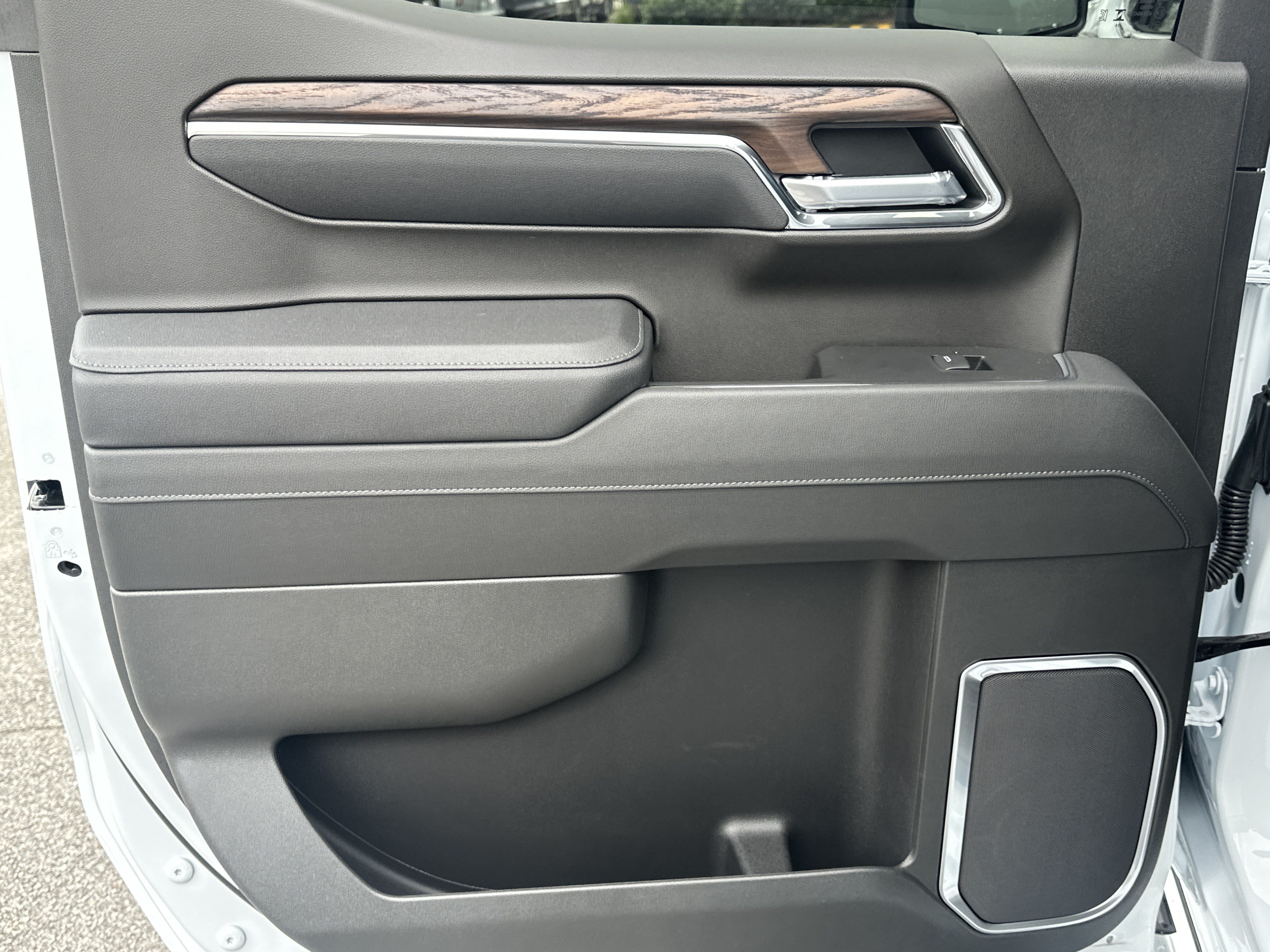2026 GMC Sierra 1500 SLT - Photo 21