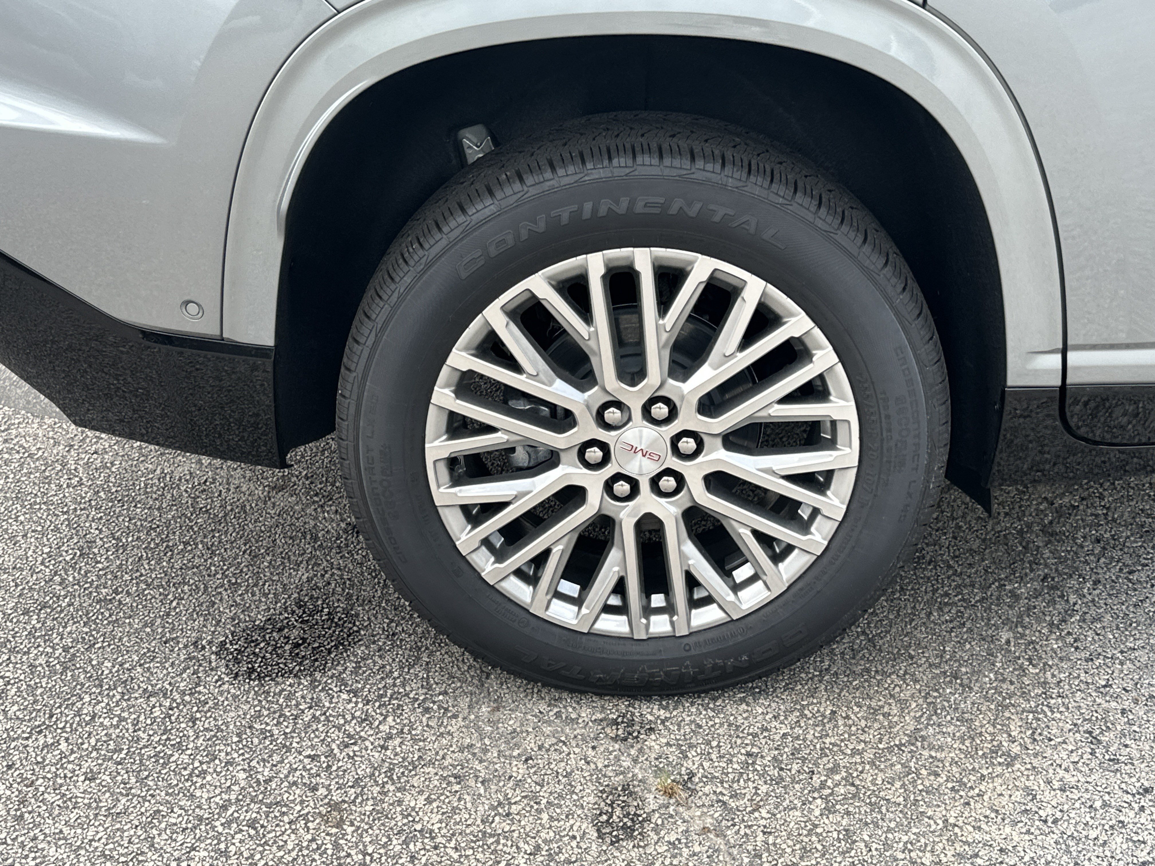 2026 GMC Acadia Denali - Photo 17