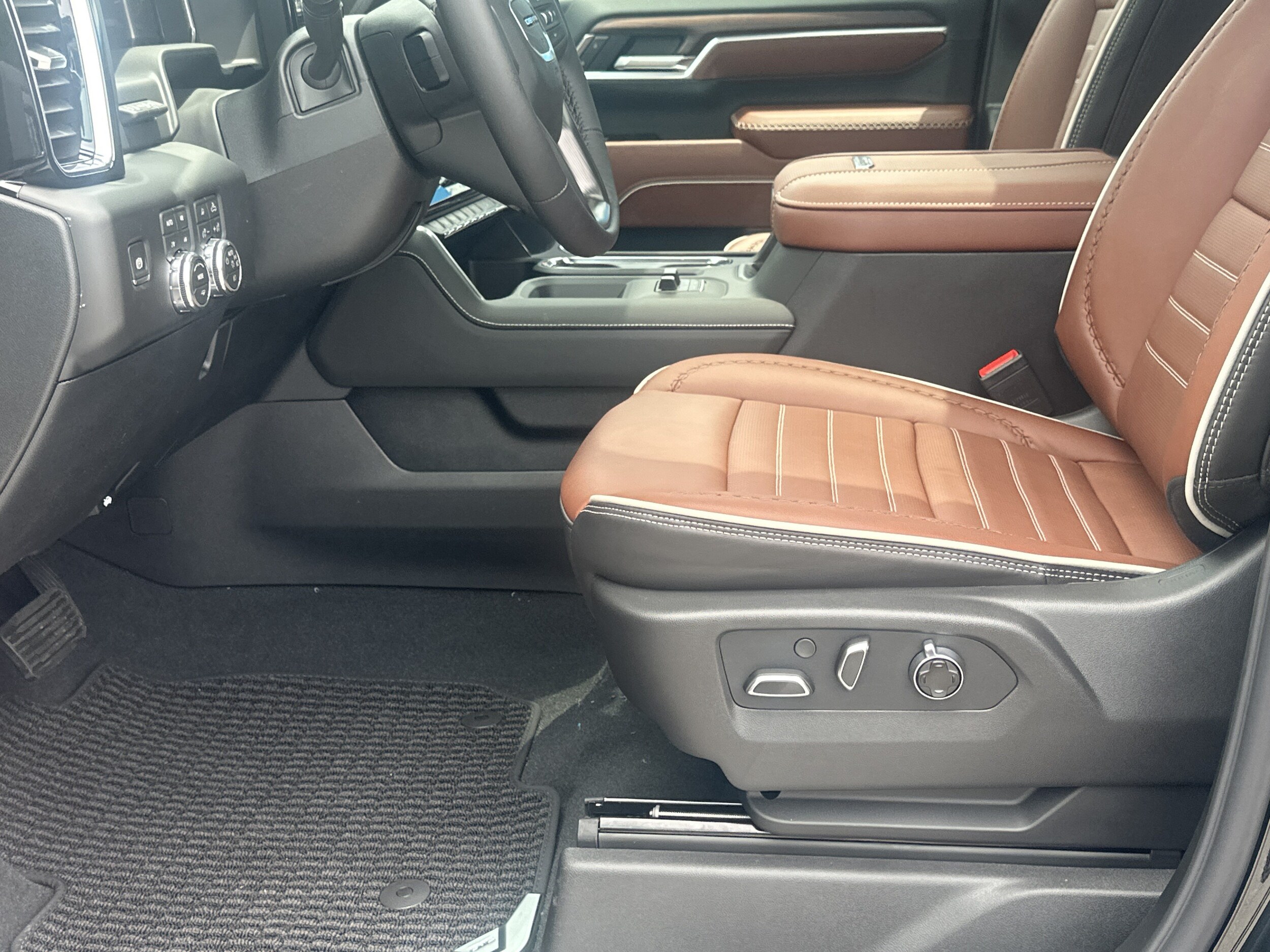2026 GMC Sierra 2500HD Denali Ultimate - Photo 9