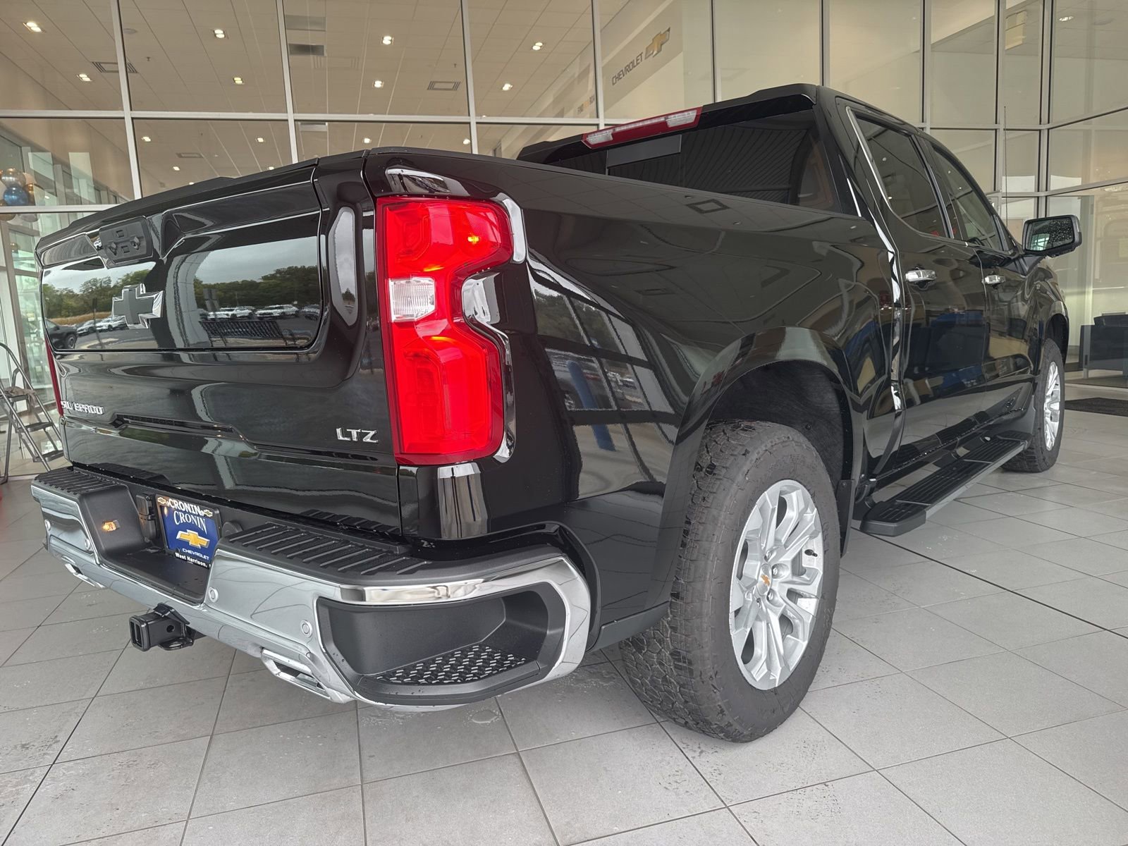 2026 Chevrolet Silverado 1500 LTZ photo 3