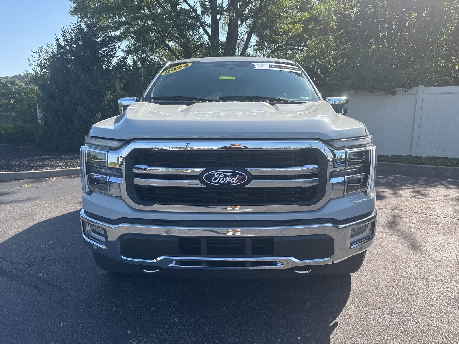 2024 Ford F-150 Lariat photo 2