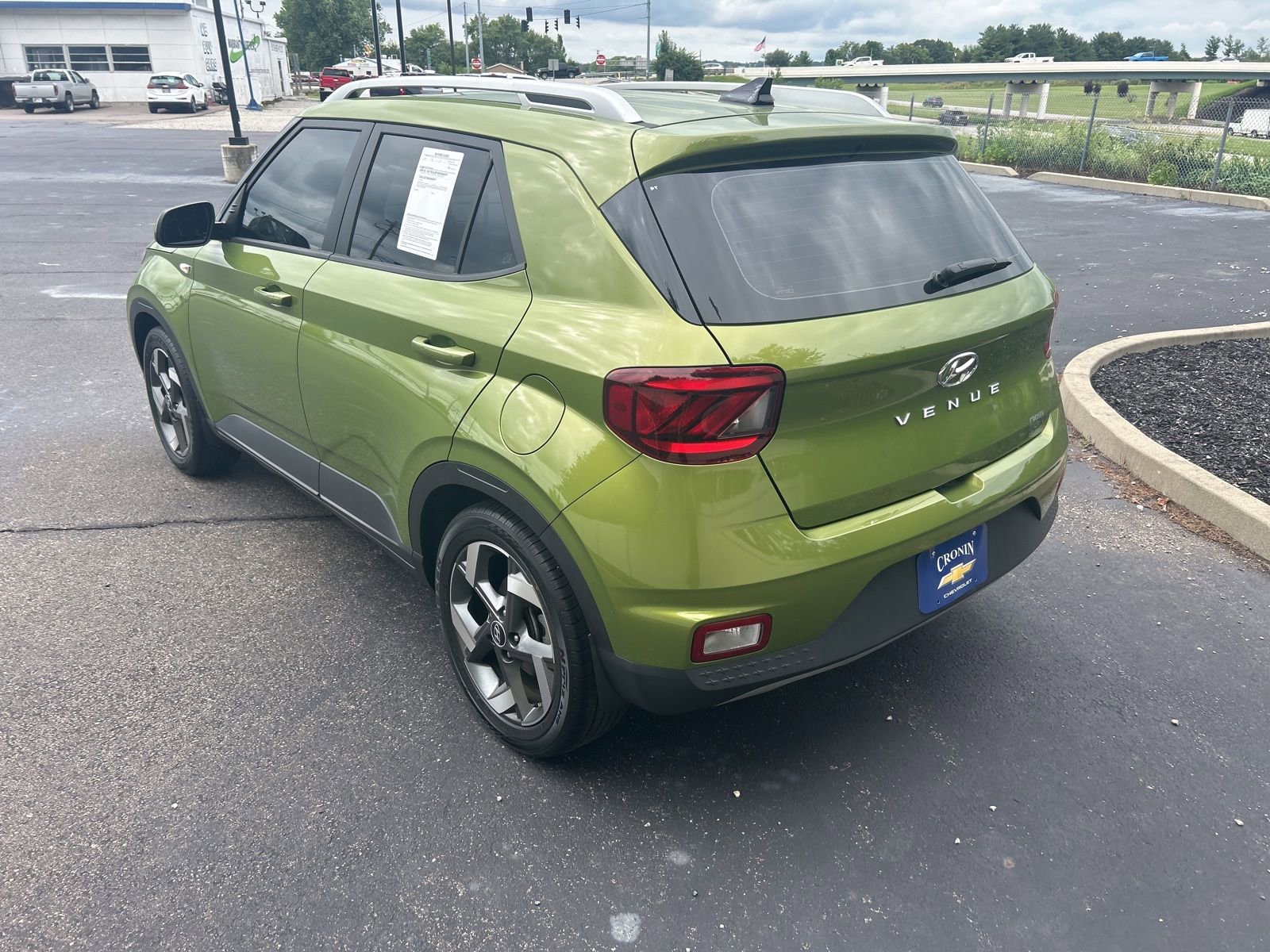 2022 Hyundai Venue SEL Limited photo 3