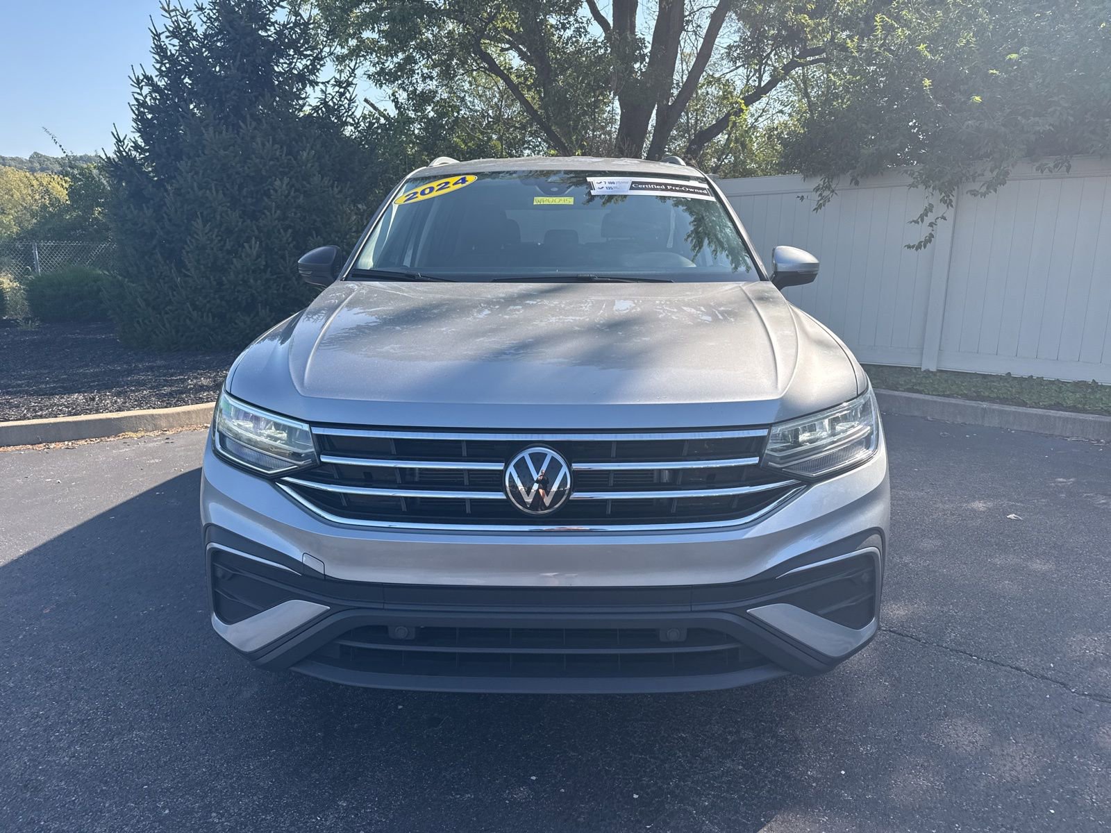 2024 Volkswagen Tiguan SE Wolfsburg Edition photo 2