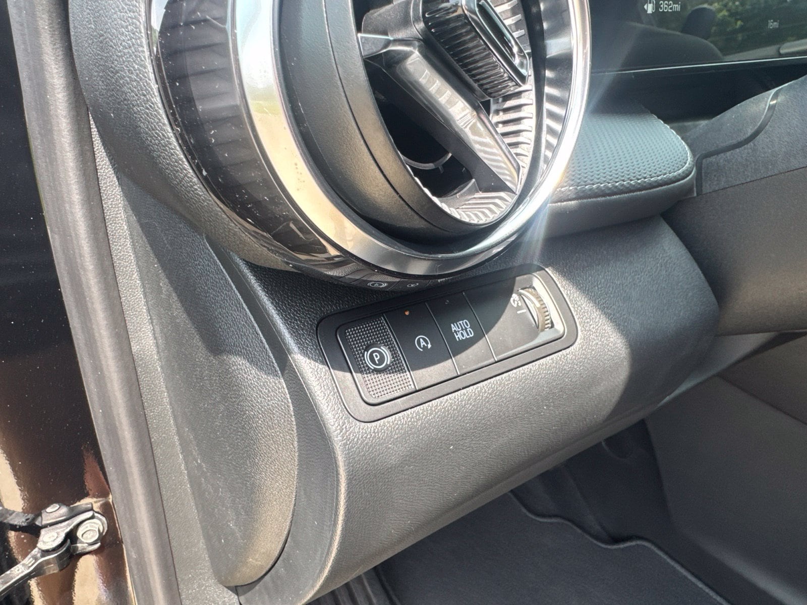 2027 Chevrolet Equinox LT - Photo 19