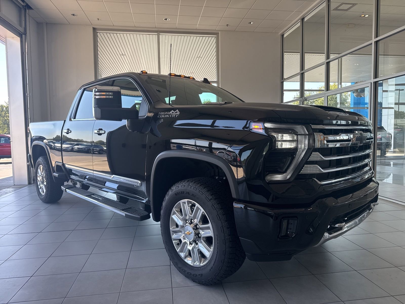 2025 Chevrolet Silverado 2500HD High Country photo 2