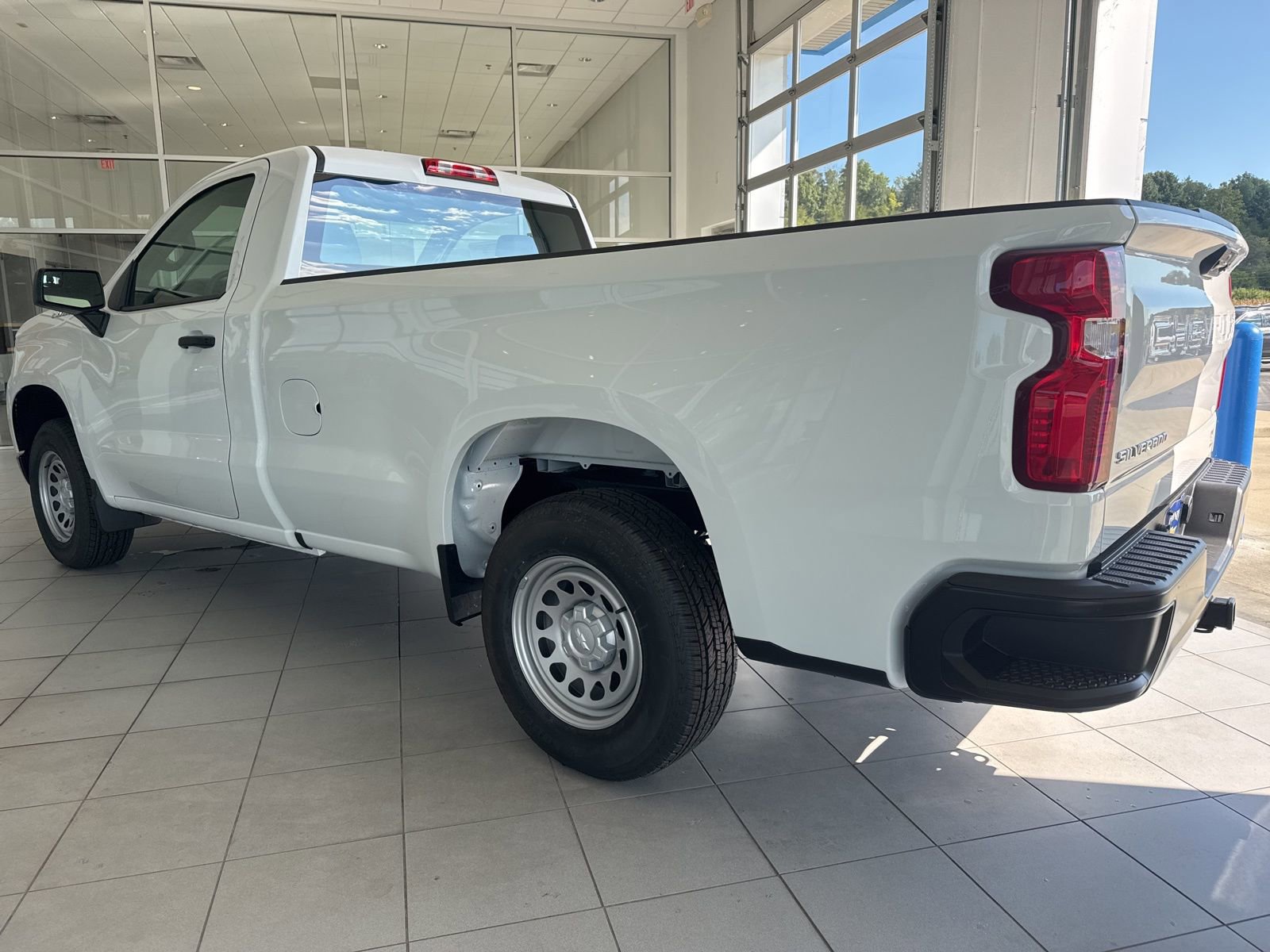 2025 Chevrolet Silverado 1500 photo 4