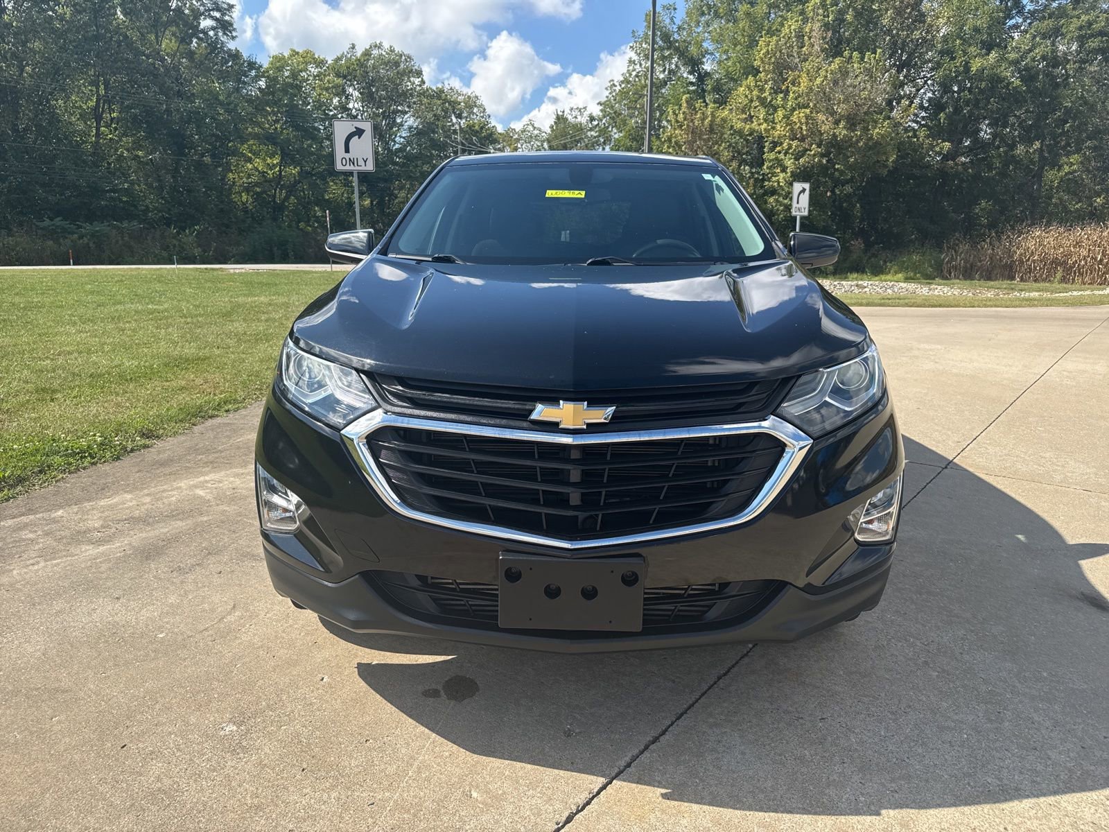 2018 Chevrolet Equinox LT photo 2
